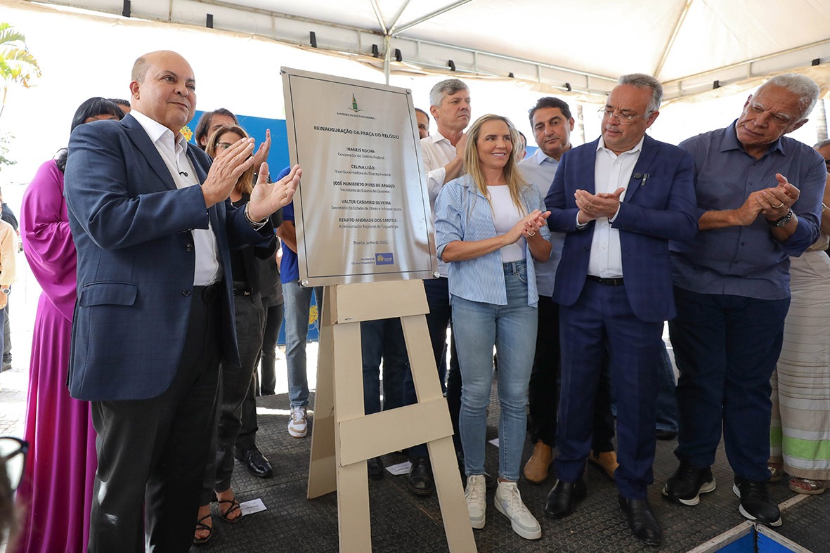 Praça do Relógio é devolvida à população após passar por reforma de R$ 6 milhões