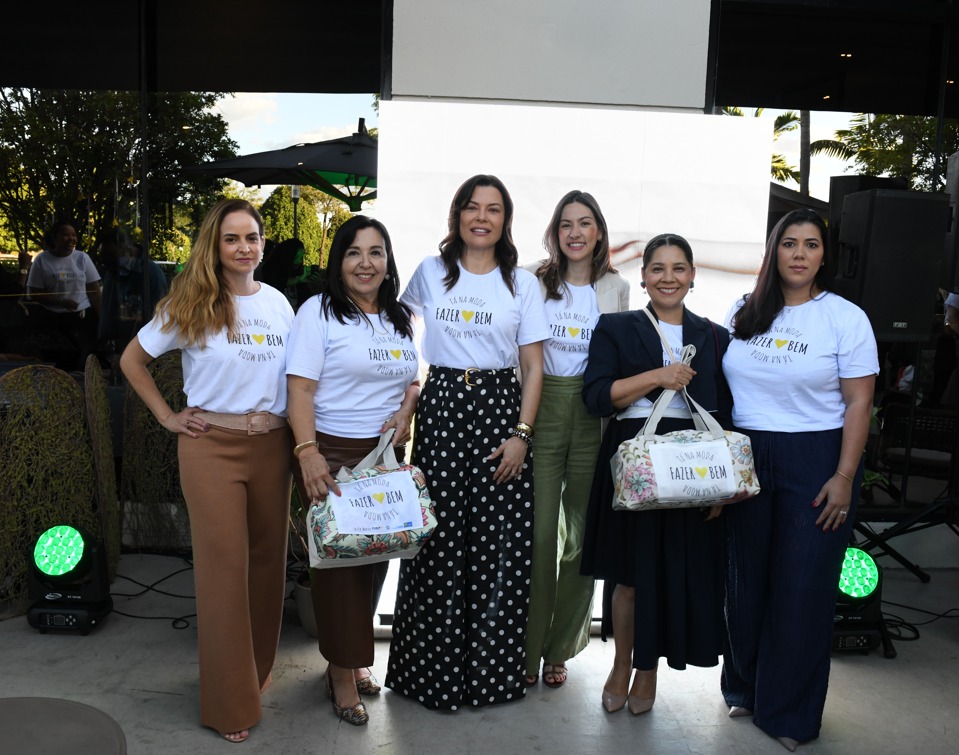 Bolsas confeccionadas por reeducandas ajudam mulheres em vulnerabilidade na campanha Fazer o Bem Tá na Moda