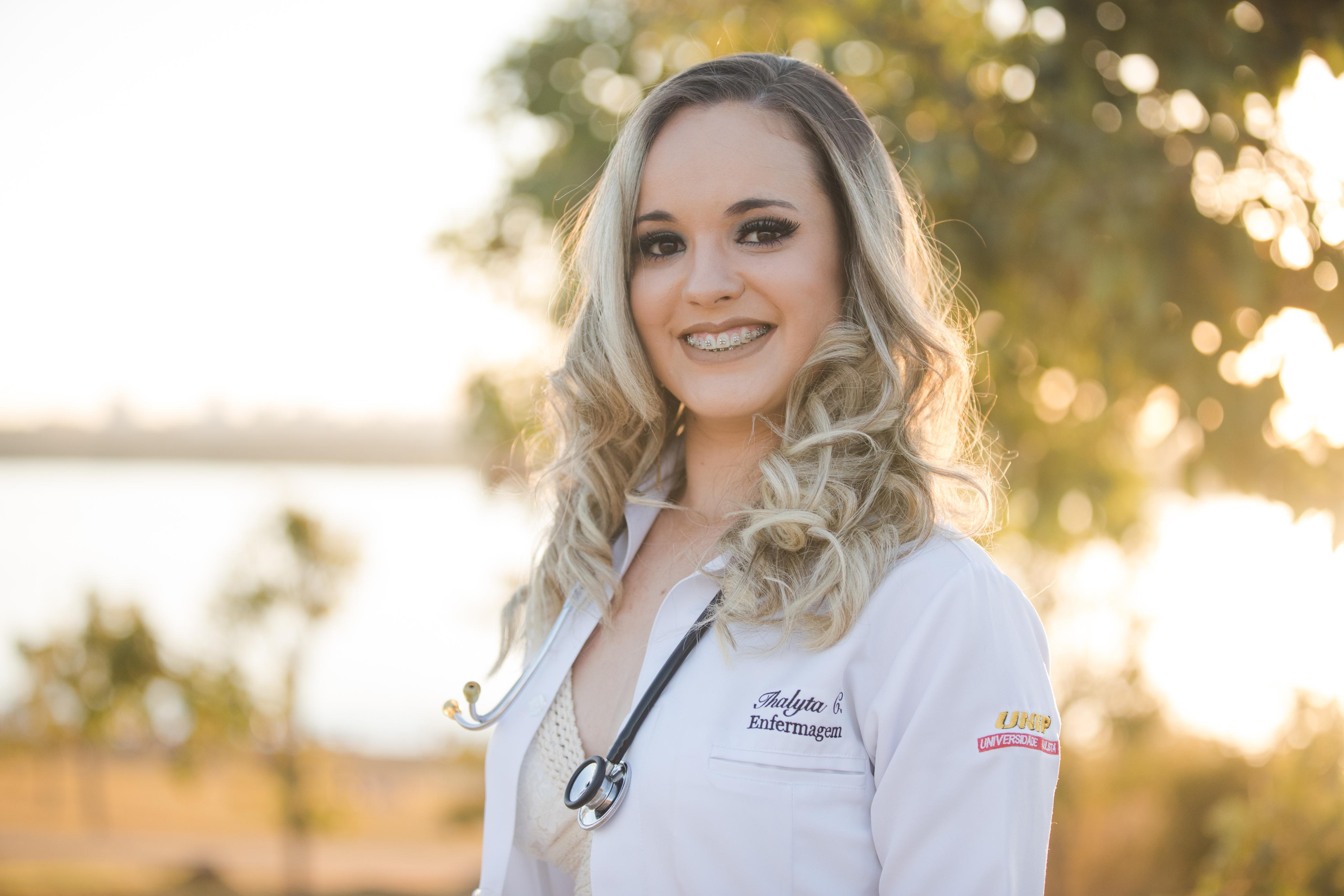 Curada de leucemia pela rede pública do DF, enfermeira retribui com dedicação a quem mais precisa