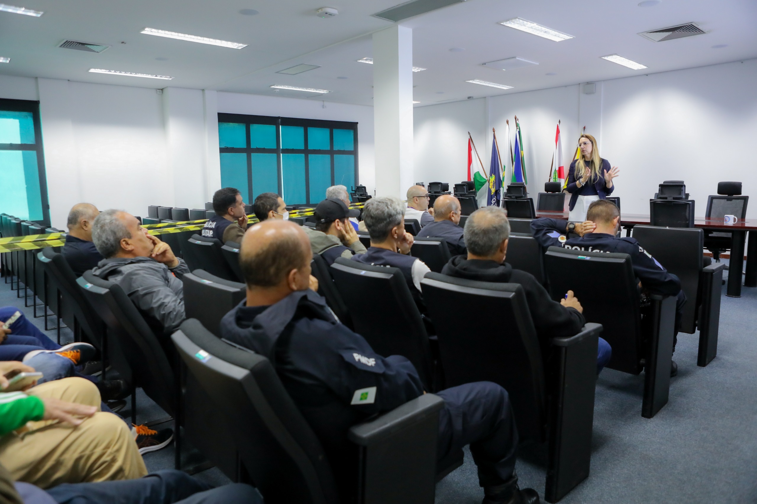 Policiais militares recebem formação para aprimorar atendimento a mulheres vítimas de violência no DF