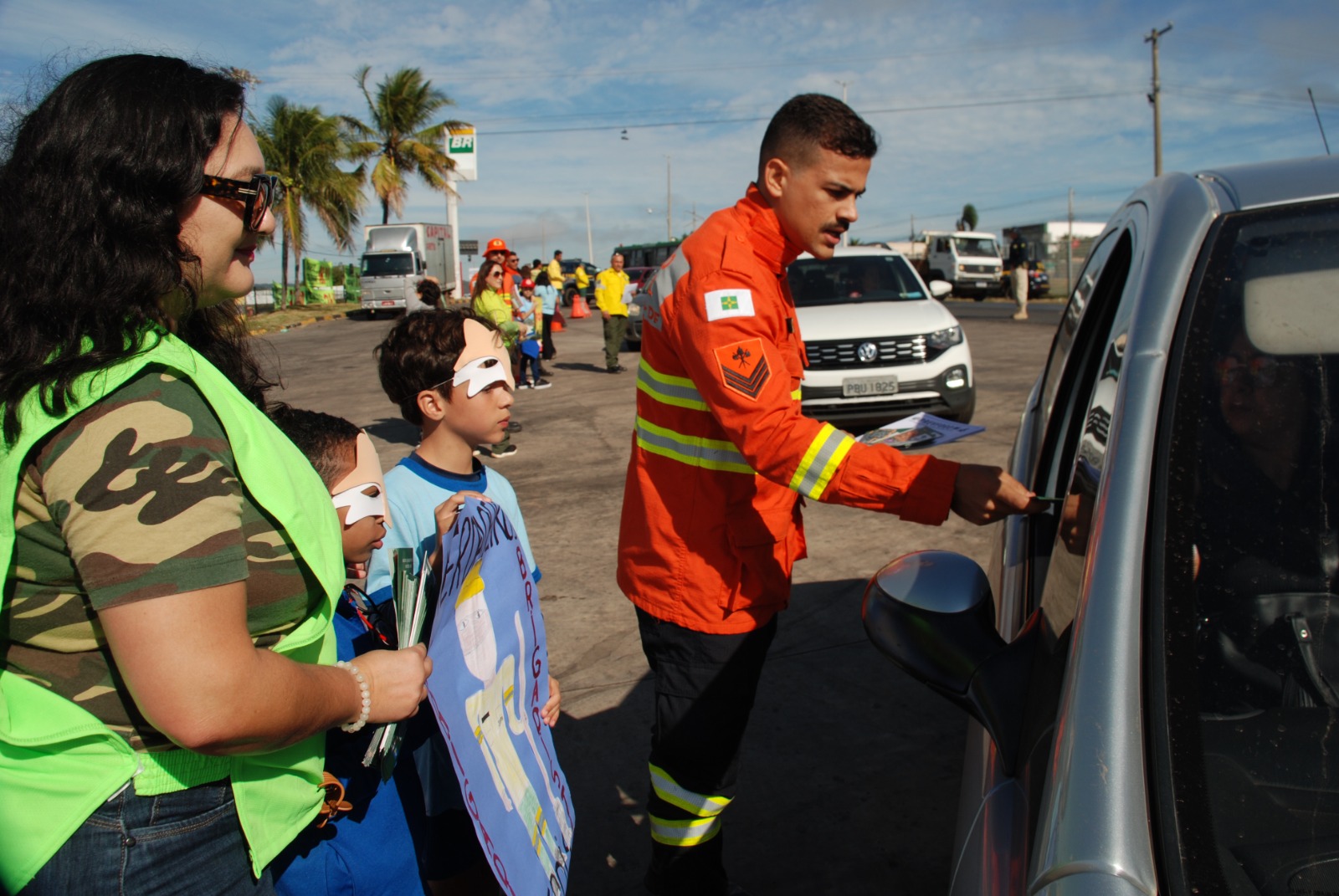 Brazlândia e Lago Oeste recebem blitzes educativas de prevenção aos incêndios florestais no DF