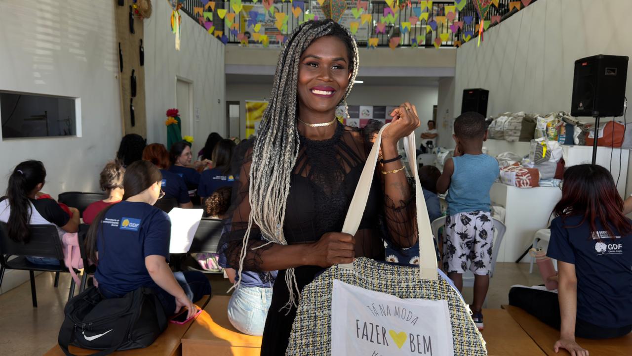 Campanha Fazer o Bem Tá na Moda entrega 50 bolsas a mulheres em vulnerabilidade e impulsiona empreendedorismo