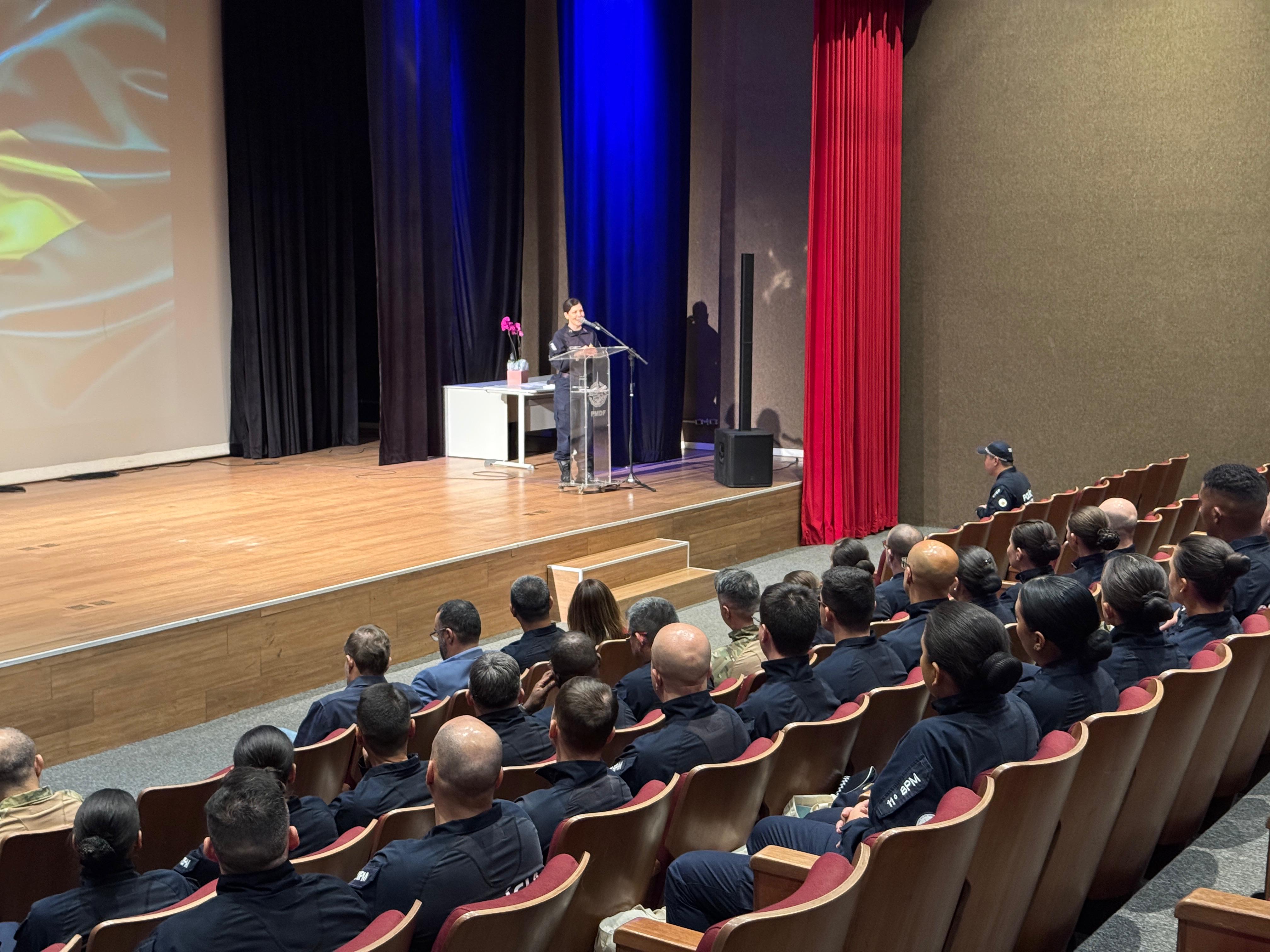 Policiais militares participam de curso de prevenção à violência doméstica e familiar