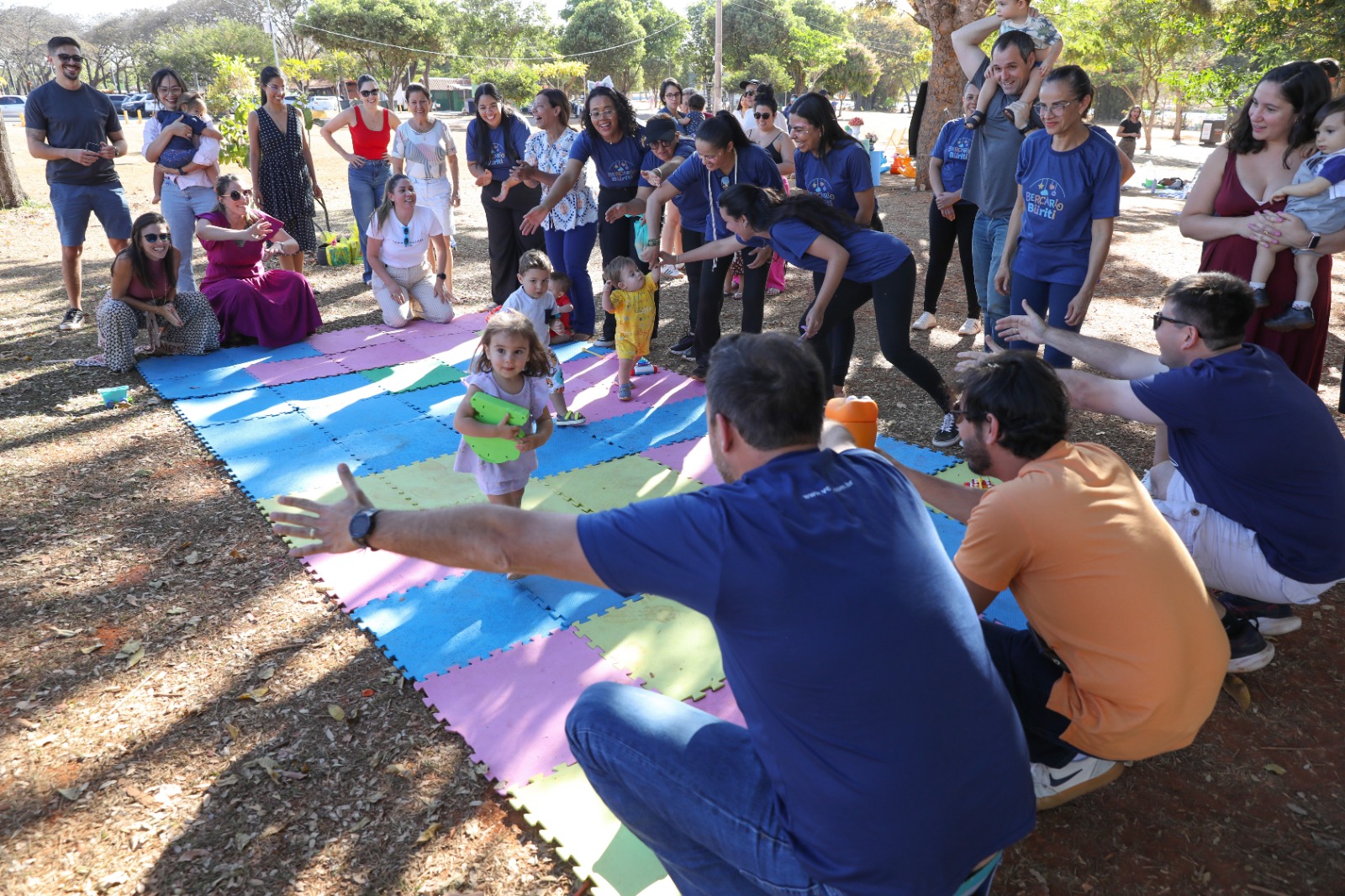 Festa da Família reúne crianças, pais e educadores do Berçário Buriti
