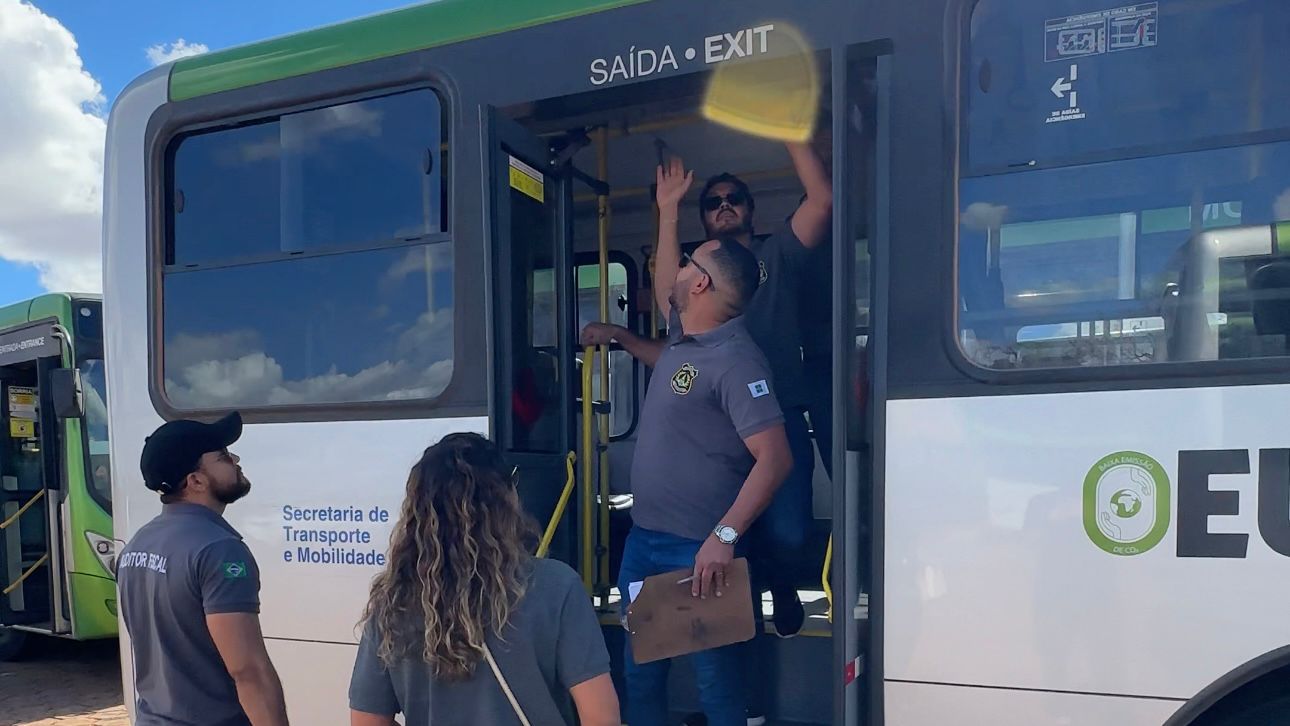 Operação fiscaliza transporte público do DF com foco na acessibilidade dos ônibus