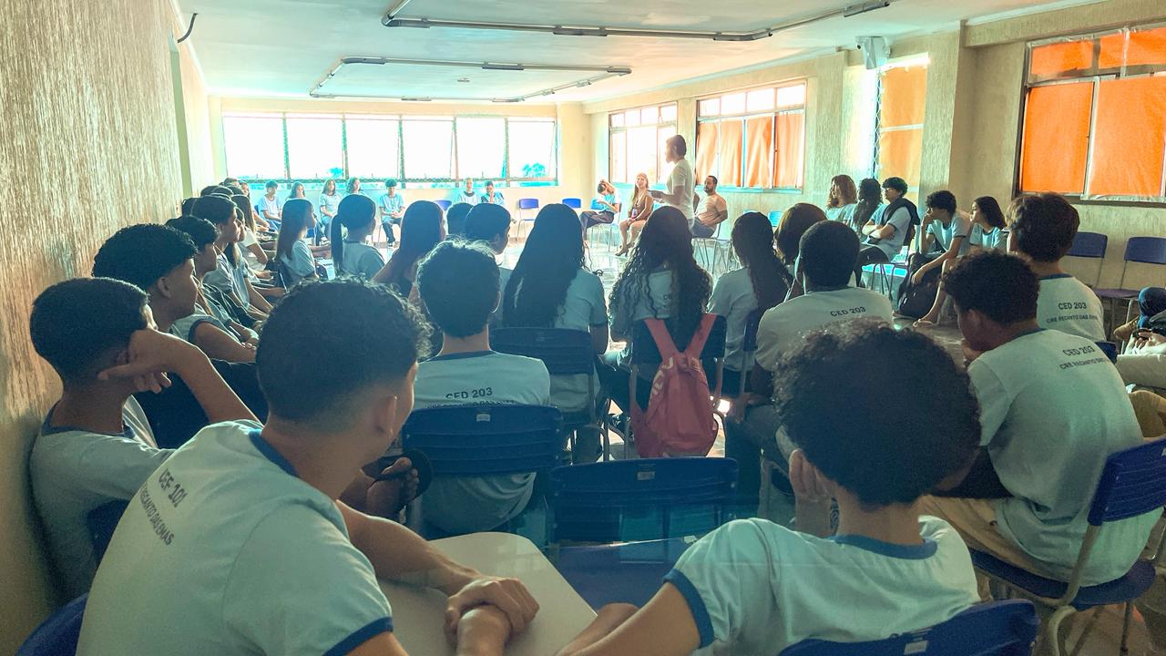 GDF realiza palestra sobre enfrentamento à violência contra as mulheres para estudantes da rede pública