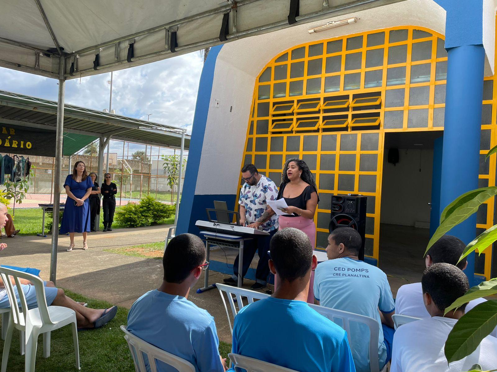 Adolescentes em medidas socioeducativas passam a ter direito a matrícula escolar em tempo integral no DF