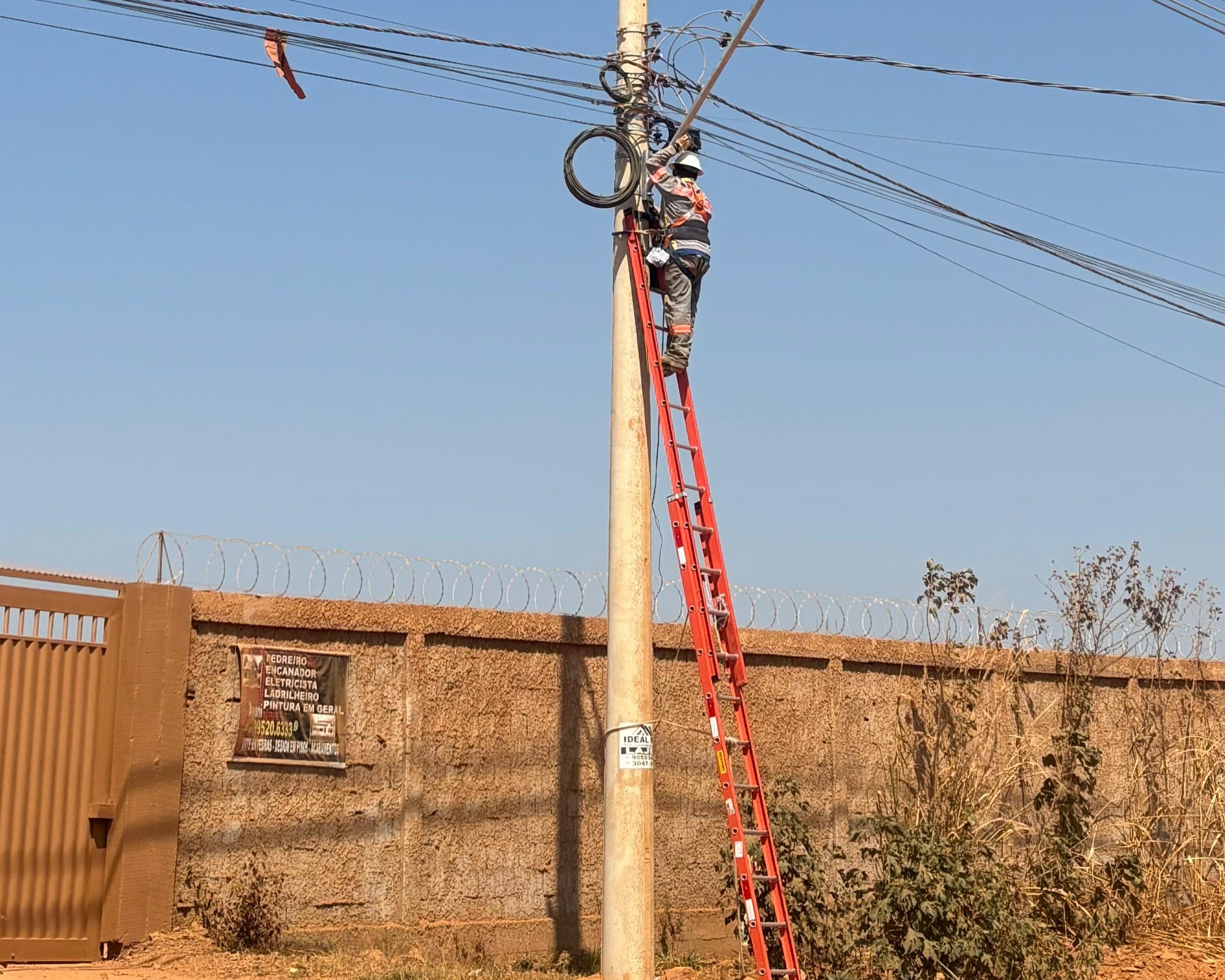 Energia Legal leva rede segura e iluminação ao Assentamento 26 de Setembro