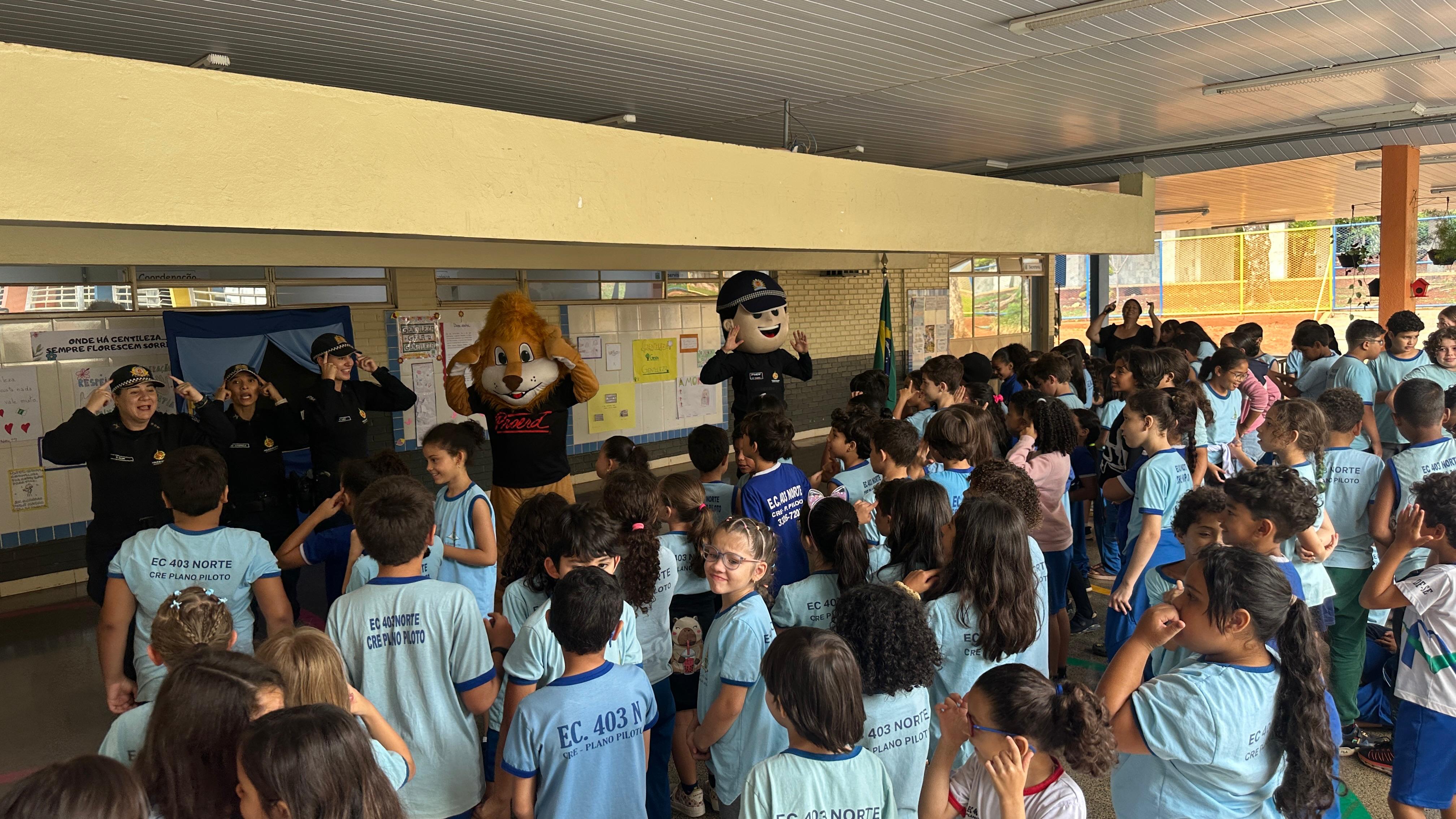 Operação Aniversário do Batalhão de Policiamento Escolar leva atividades educativas à escola na Asa Norte