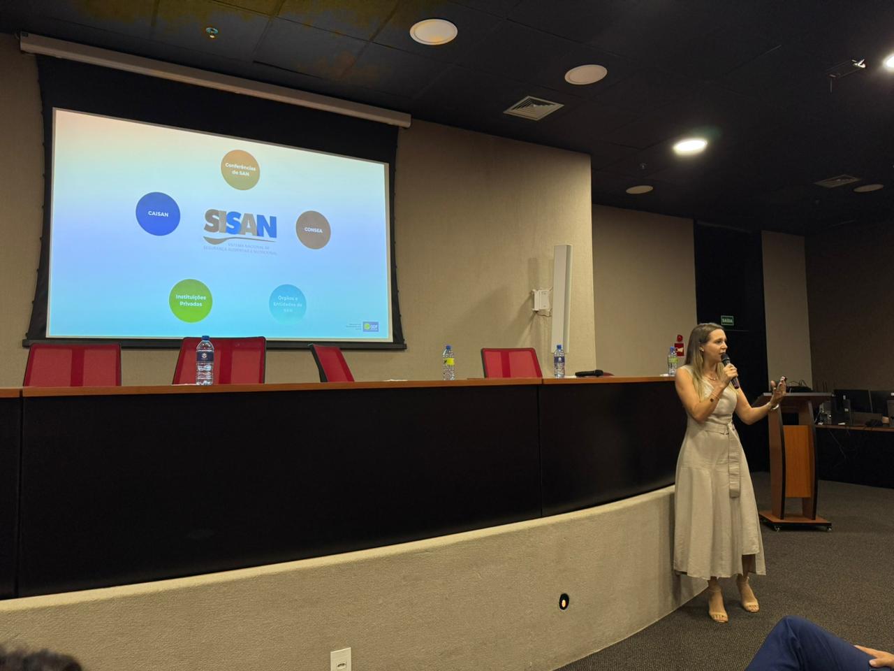 Ações de combate à fome do GDF são destaque em seminário