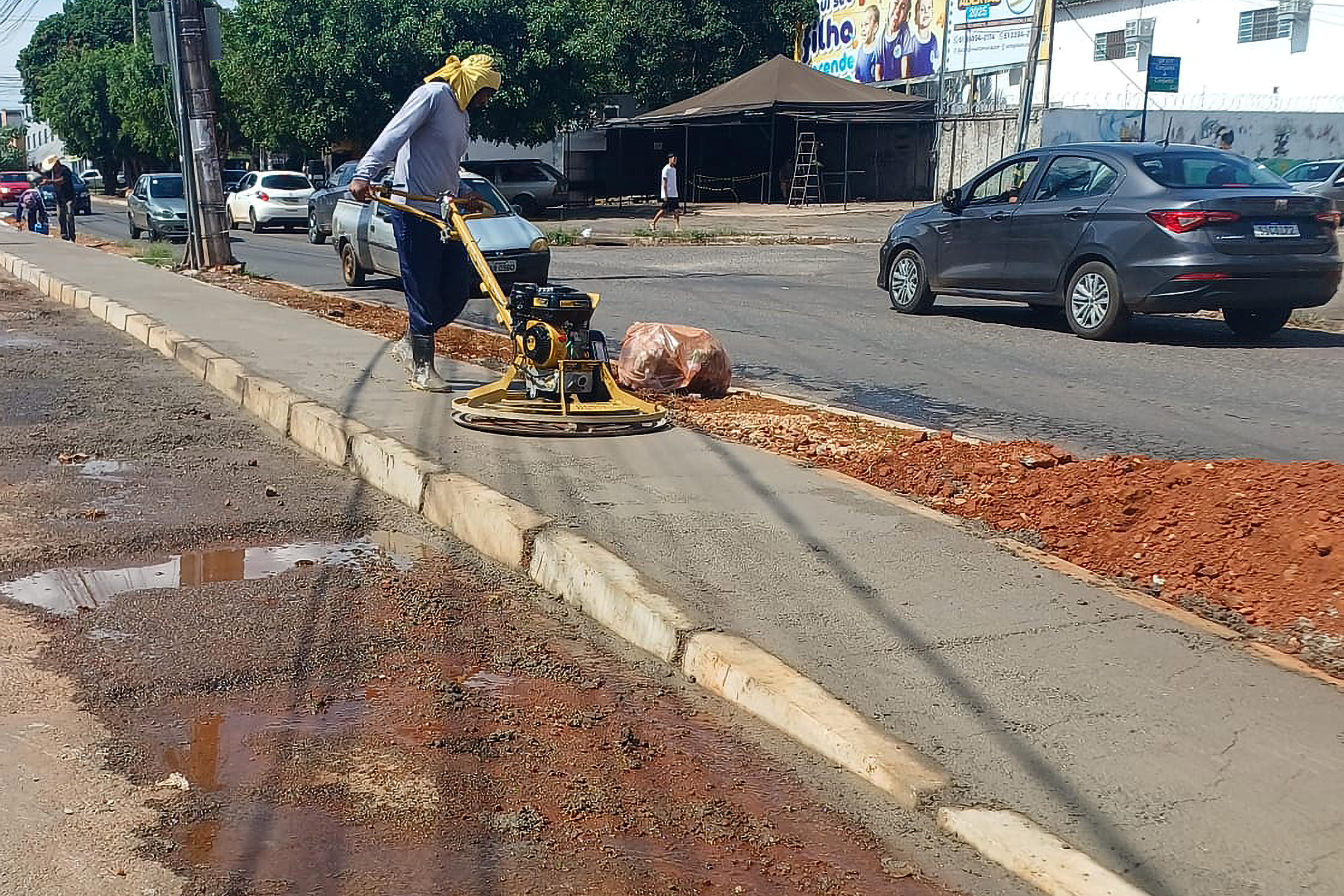 Novas calçadas e rede elétrica modernizada transformam área comercial de Santa Maria