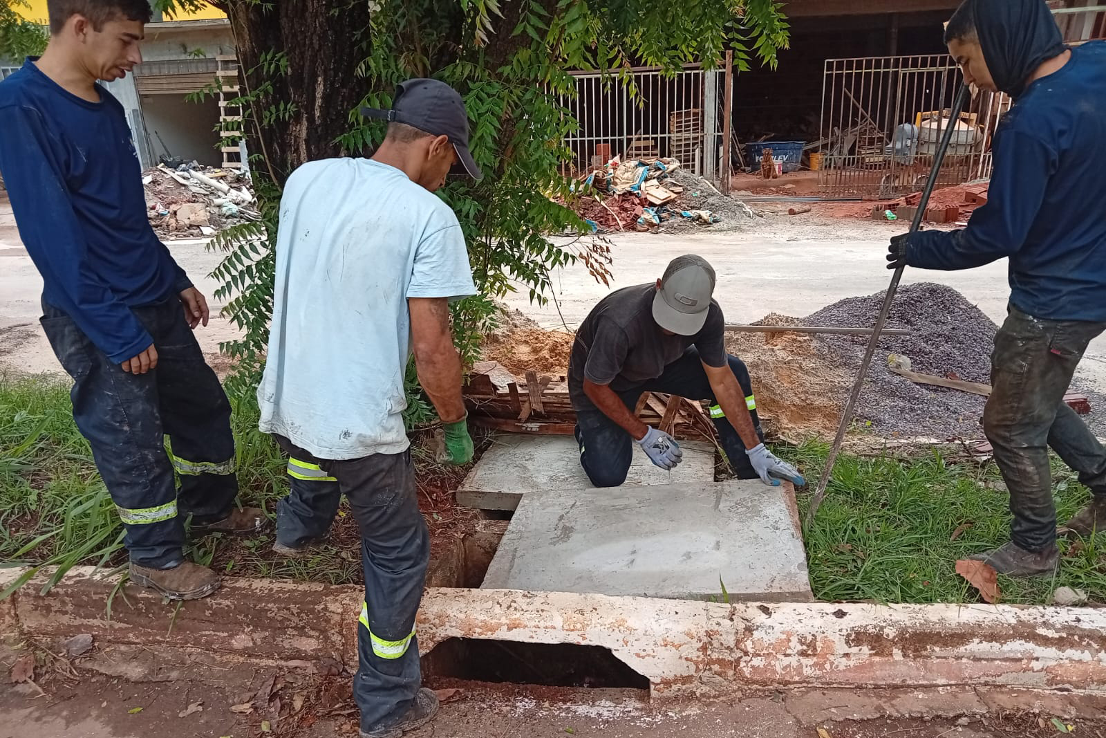 Obras de drenagem em São Sebastião focam a limpeza da cidade para o período chuvoso