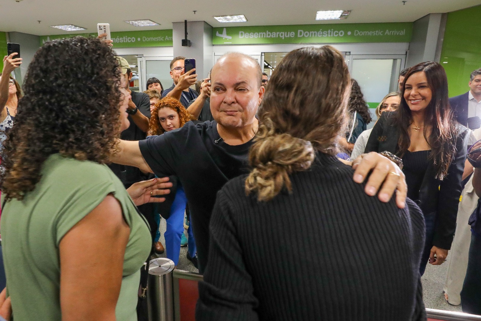 Governador Ibaneis Rocha e primeira-dama recepcionam estudantes do programa Pontes para o Mundo