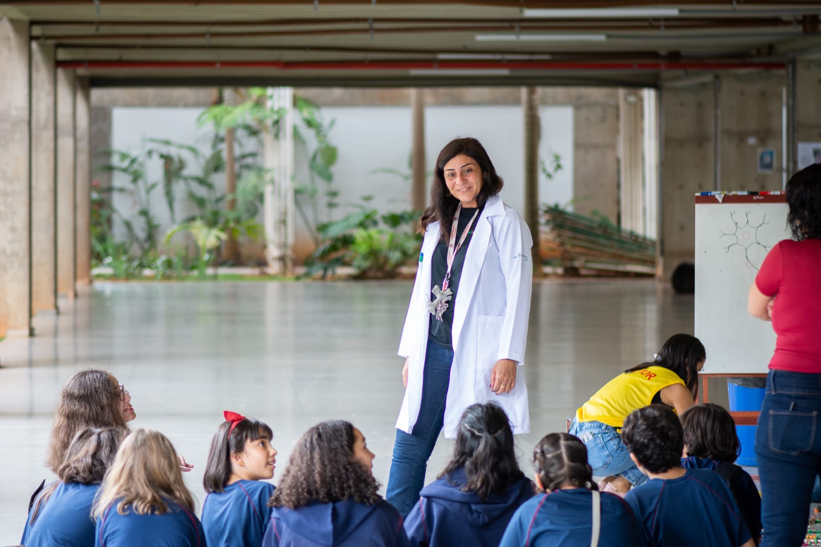 Pesquisa apoiada pela FAPDF investiga moléculas da vespa como alternativa terapêutica para o autismo