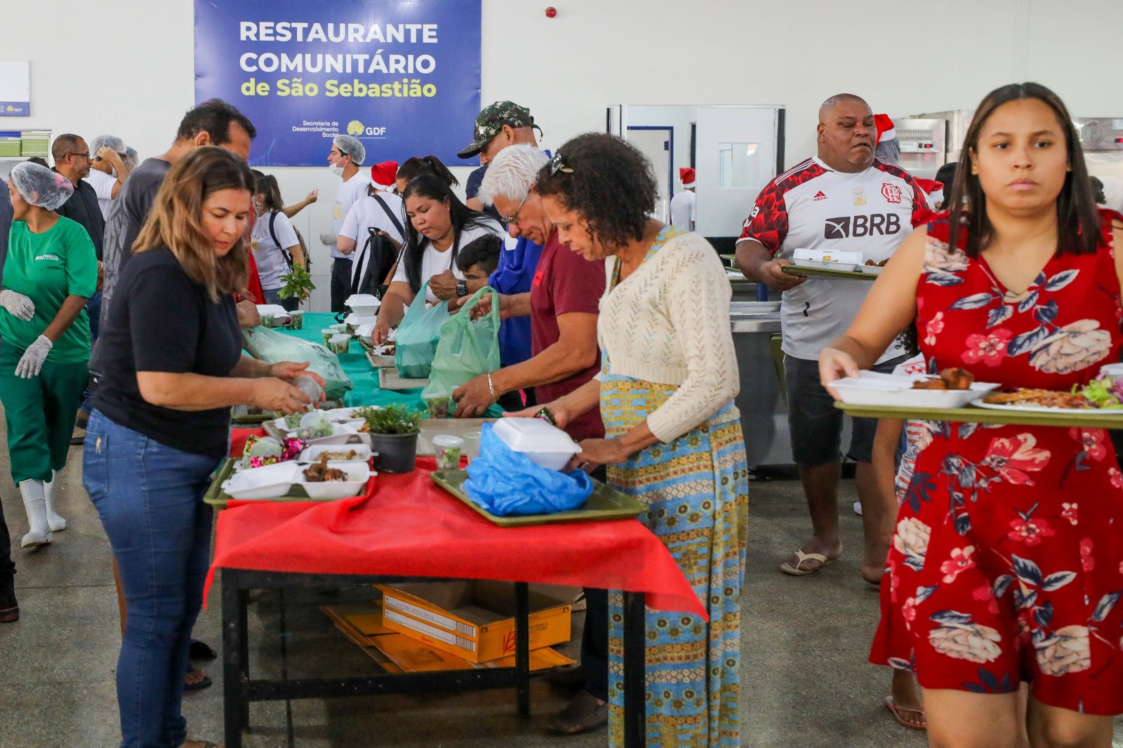 Nosso Natal reúne famílias em São Sebastião com almoço especial por R$ 1