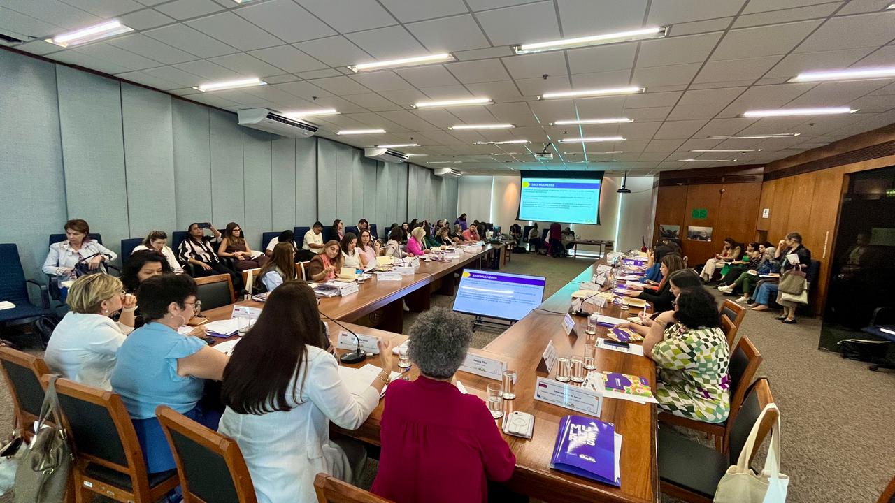 DF apresenta avanços nas políticas para as mulheres em reunião nacional com gestoras estaduais