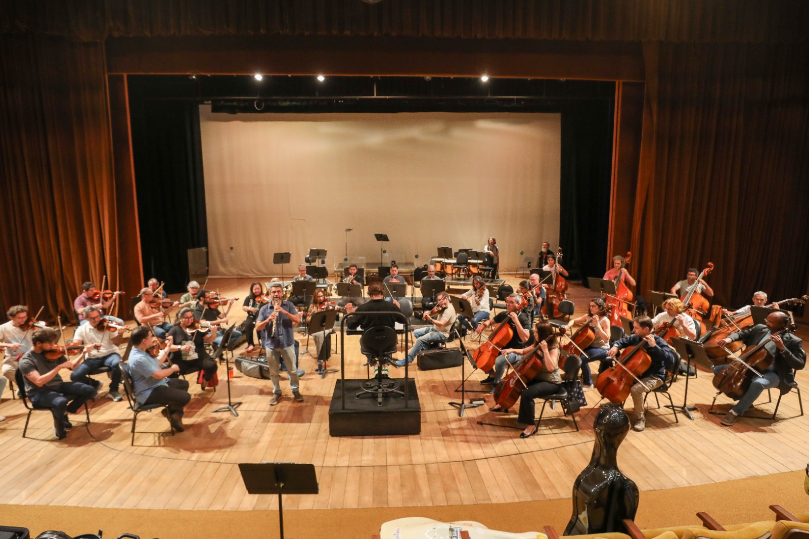 Após reforma do GDF no Teatro Nacional, Orquestra Sinfônica completa um ano de retorno à casa com recorde de público