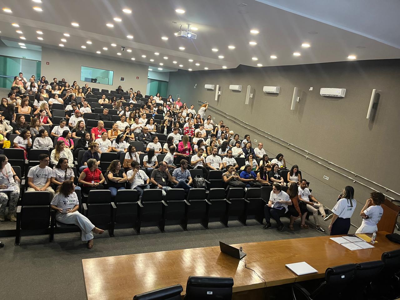 Simpósio discute a valorização da formação técnica em saúde