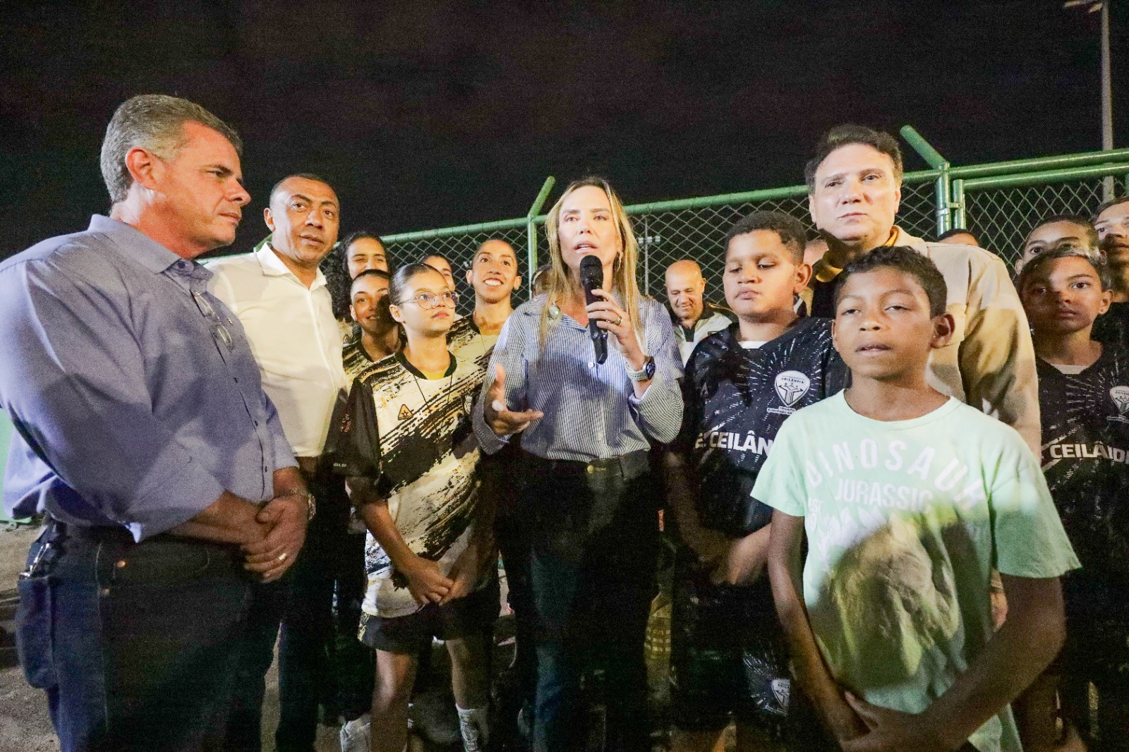 Arena de beach soccer e campo sintético em Ceilândia ganham iluminação pública 
