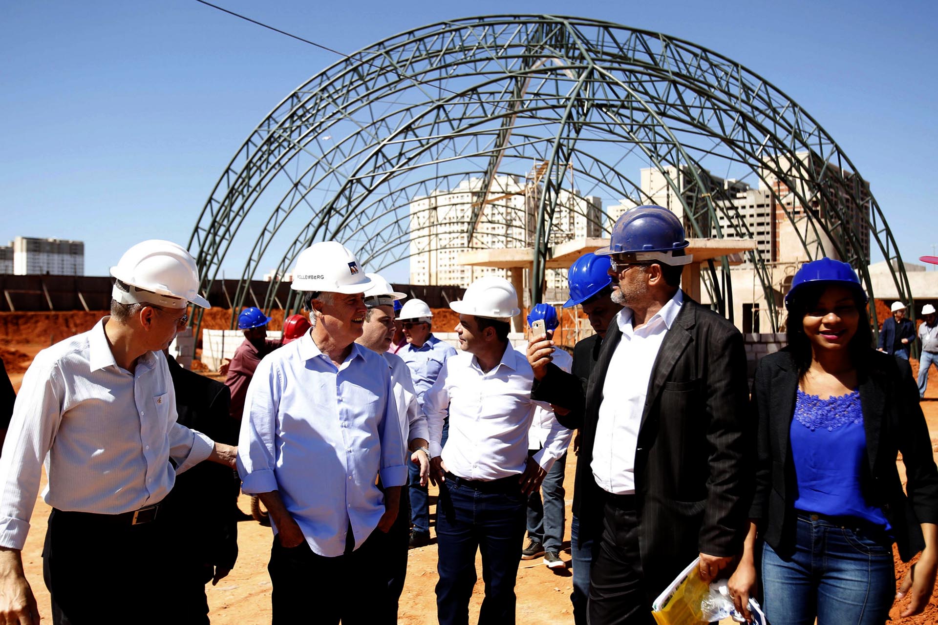 O governador Rollemberg visitou as obras do Complexo Cultural Samambaia, na Quadra 301 da região.