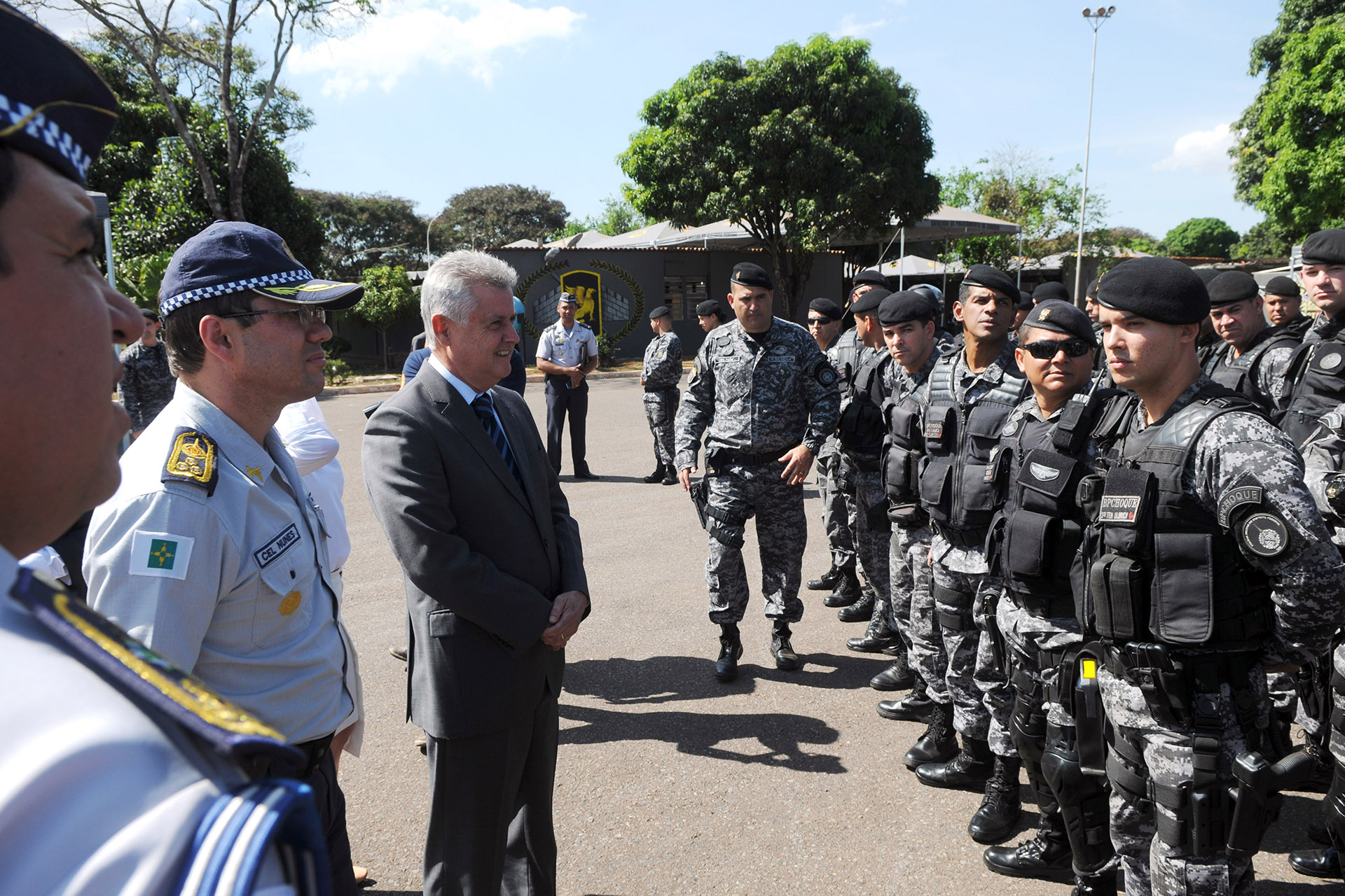 O governador de Brasília, Rodrigo Rollemberg, visitou o Batalhão da Polícia de Choque, no Setor Policial Sul