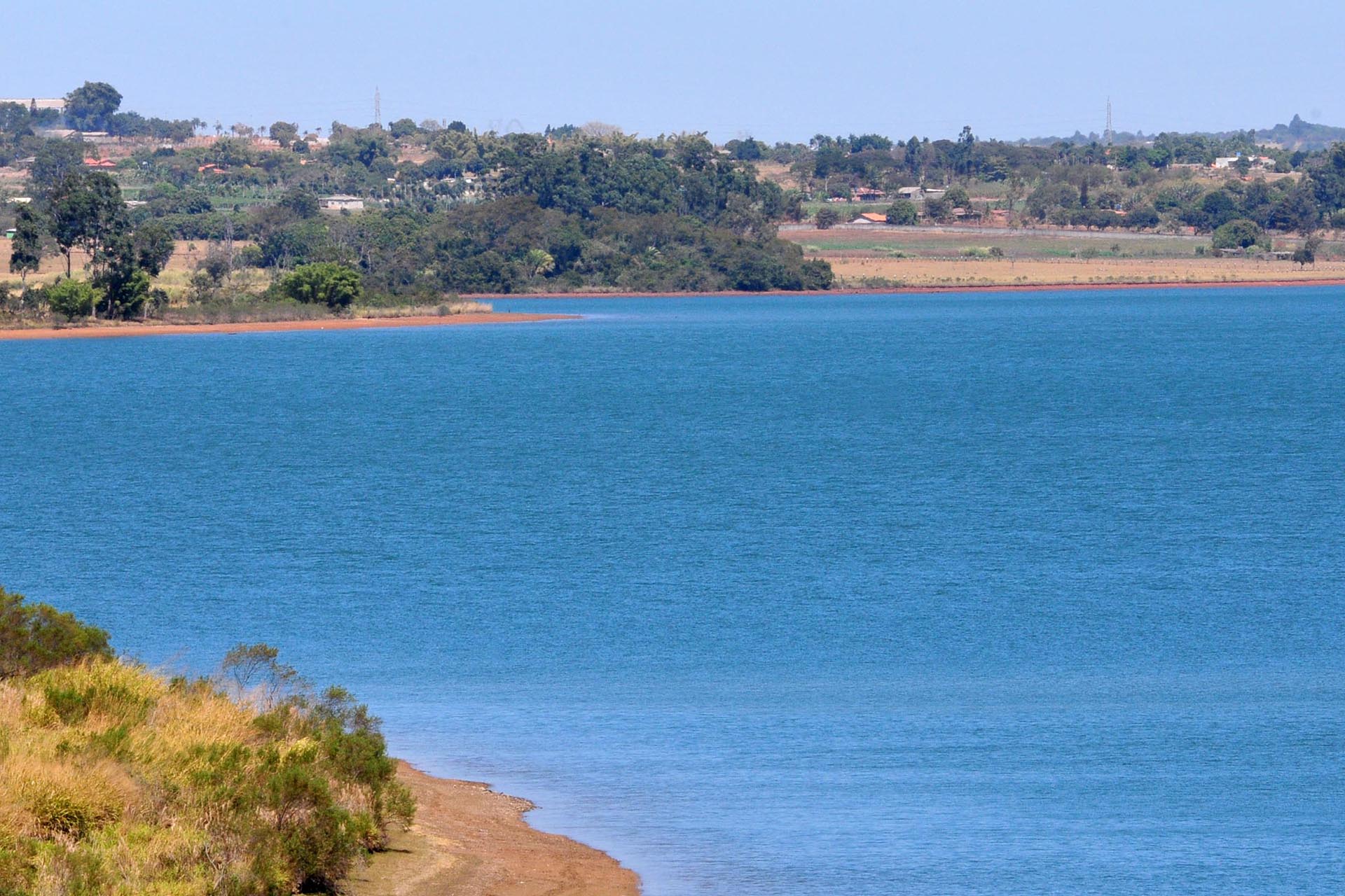Lago do Descoberto abastece com água 65% da população do DF.