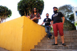 O baterista Thiago Cunha, o guitarrista e violinista Marcus Moraes e o compositor e baixista Vavá Afiouni, da banda Passo Largo.