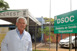 Celso Antônio Rodrigues, de 74 anos, é pneumologista e ingressou no quadro da Secretaria de Saúde em 1976. Mesmo após se aposentar, ele continuou trabalhando como voluntário.