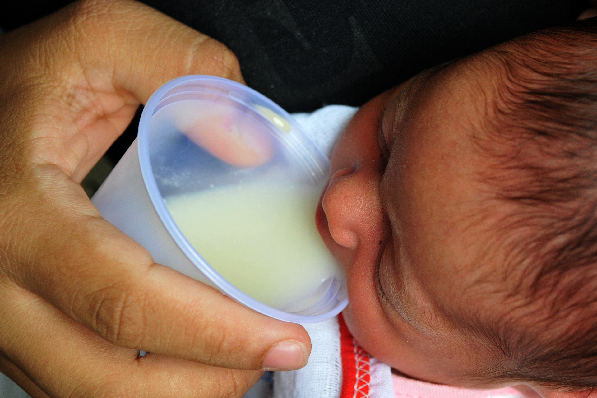 Emanuelly Teixeira, nascida no Hospital Regional da Asa Norte, recebeu leite humano