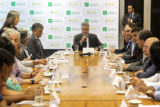 O governador Rodrigo de Rollemberg liderou a reunião com representantes do Sindicato dos Professores do Distrito Federal.