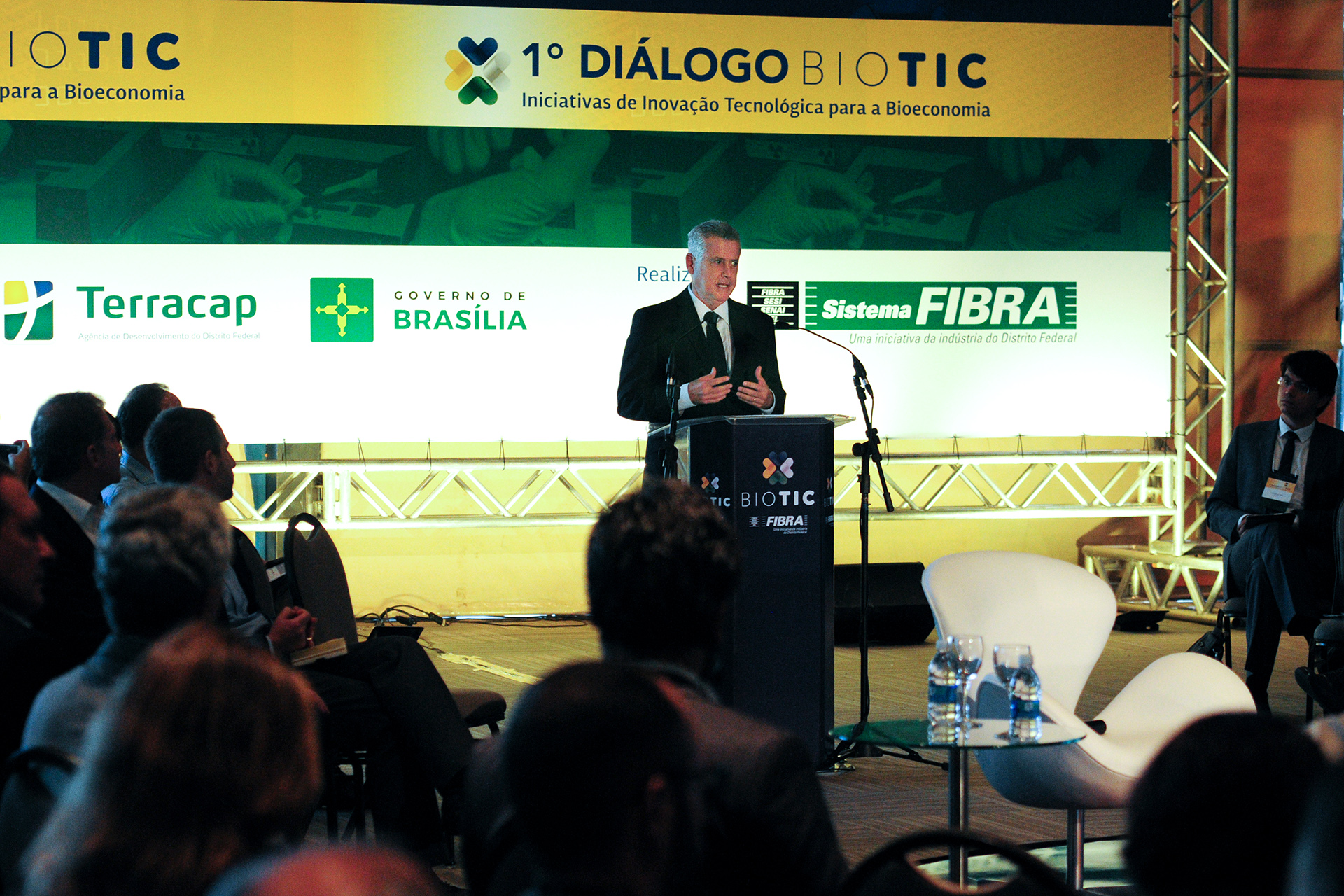 O governador de Brasília, Rodrigo Rollemberg, participou da abertura do debate na manhã de hoje