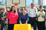 O governador Rodrigo Rollemberg assinou o decreto que cria formalmente o programa Cidades Limpas. Na cerimônia de lançamento da 21° edição, na manhã desta segunda-feira (14), em Águas Claras.
