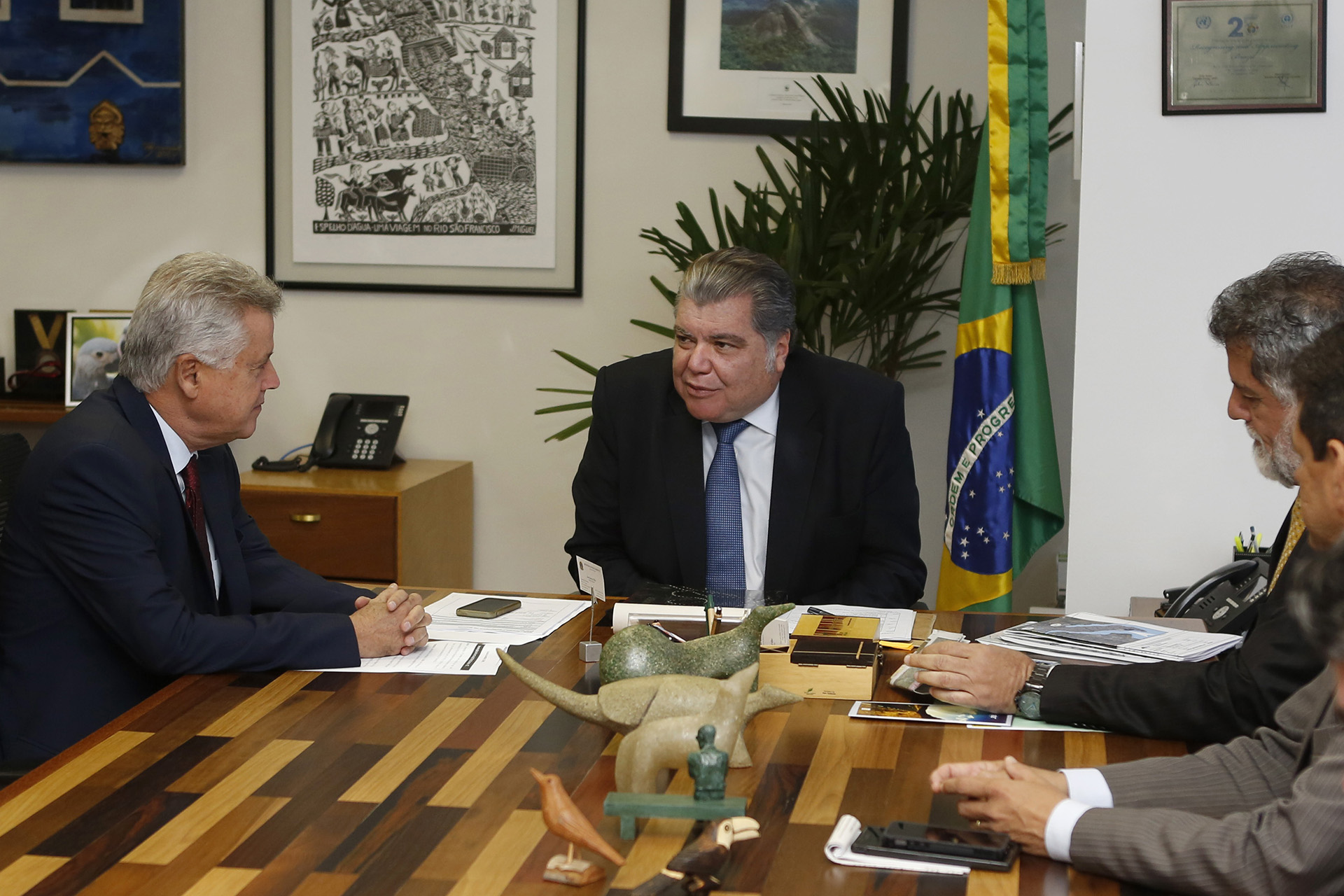 Governador de Brasília, Rodrigo Rollemberg, reuniu-se nesta terça (12) com o ministro do Meio Ambiente, José Sarney Filho, para tratar dos detalhes da obra de ligação Torto-Colorado