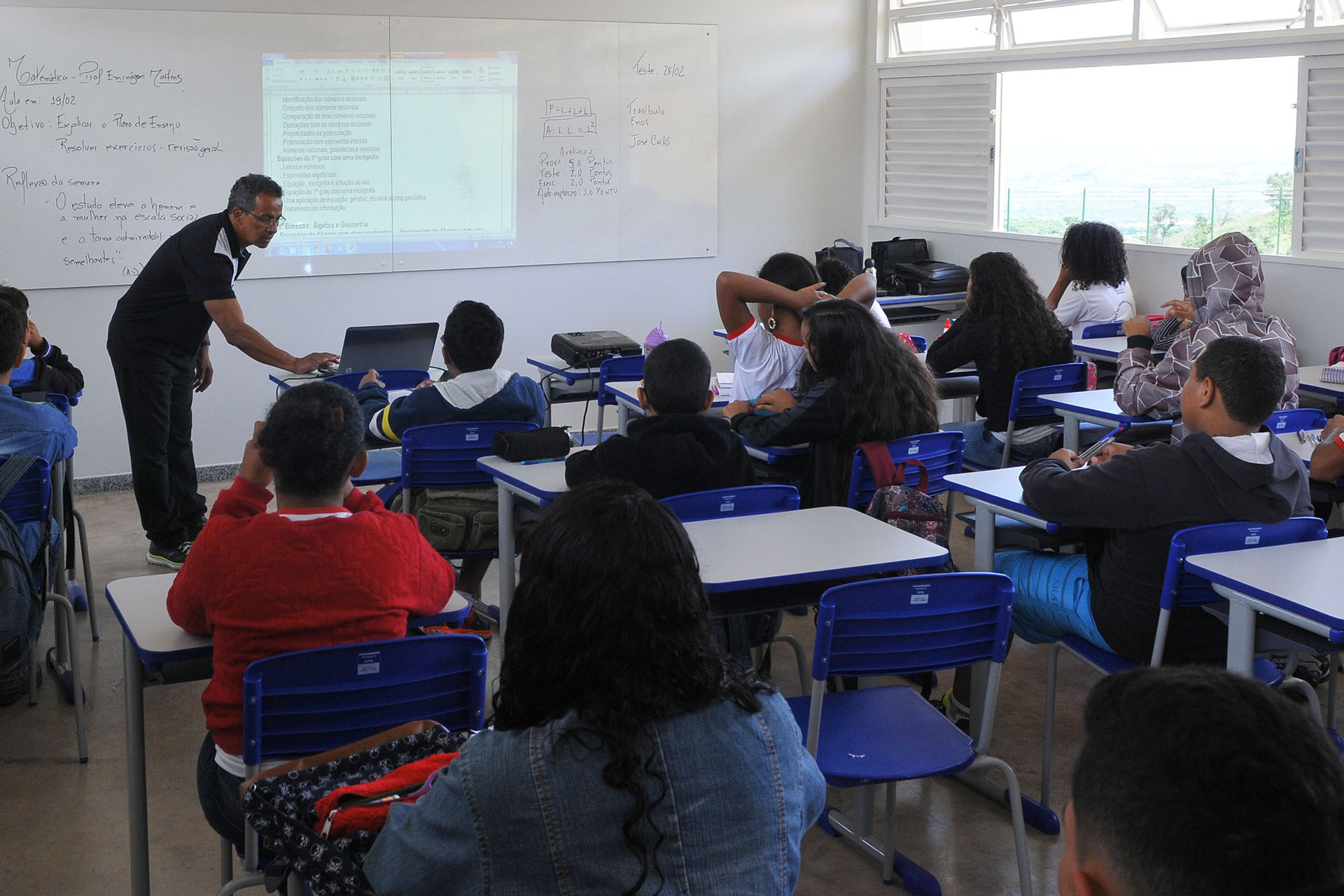O Centro de Ensino Fundamental Queima Lençol atende 683 alunos na Fercal.