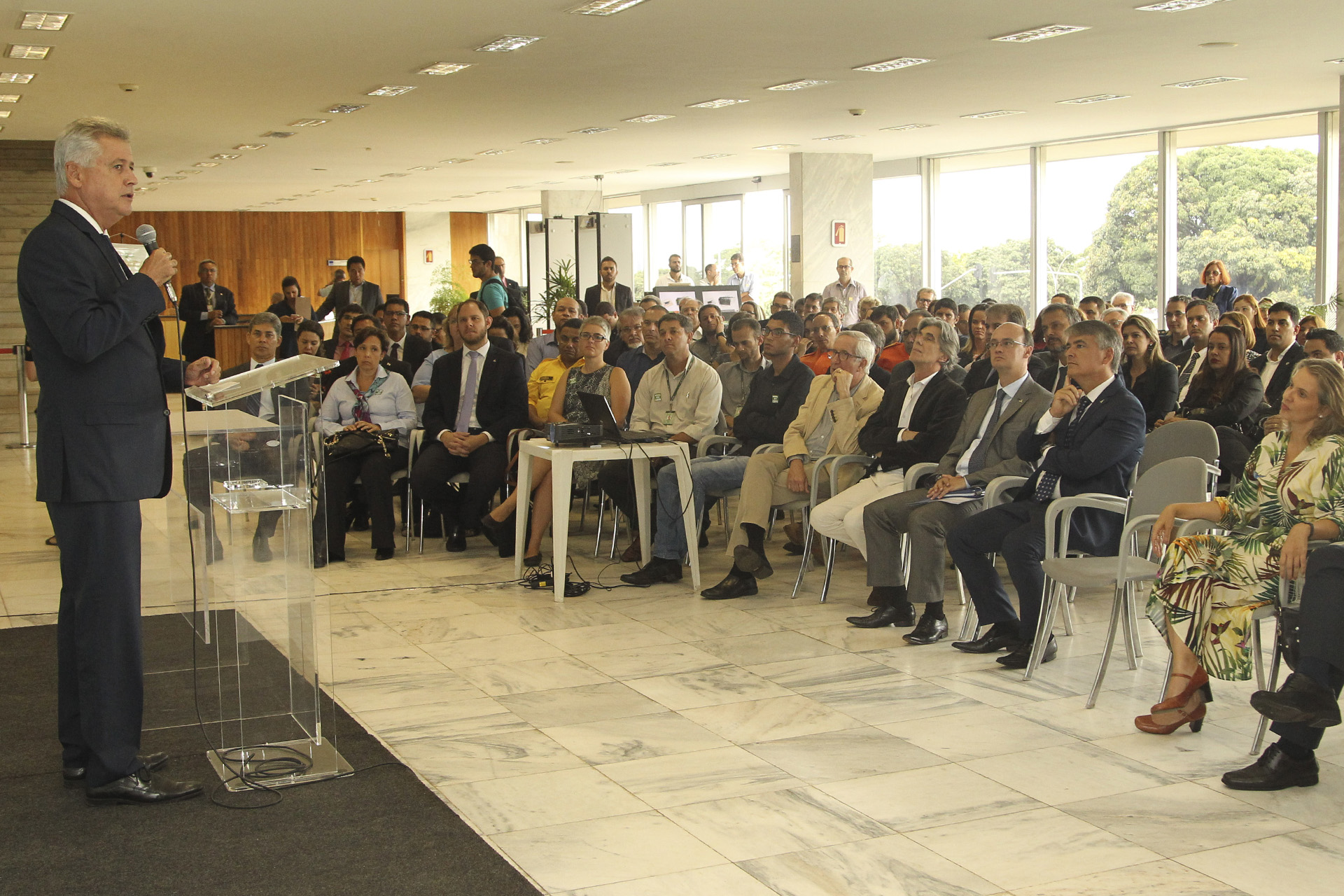 O governador Rollemberg anunciou parceria com a Fundação Dom Cabral para capacitação de servidores.