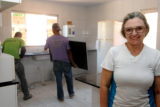 Irene Pinheiro, de 57 anos, foi a primeira a ser beneficiada com os serviços doPosto de Assistência Técnica da Codhab