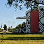 Memorial dos Povos Indígenas, Eixo Momumental, Brasília, DF, Brasil 5/5/2017 Foto: Tony Winston/Agência Brasília.O Memorial dos Povos Indígenas estará fechado a partir desta segunda-feira (8) para reparos na estrutura. Haverá troca de alguns vidros e de todas as películas, o que contribuirá para reduzir a temperatura interna do prédio e preservar as obras do acervo.A previsão é que a intervenção comece na quarta-feira (10) e dure 30 dias corridos, tempo em que o museu ficará fechado para visitação.