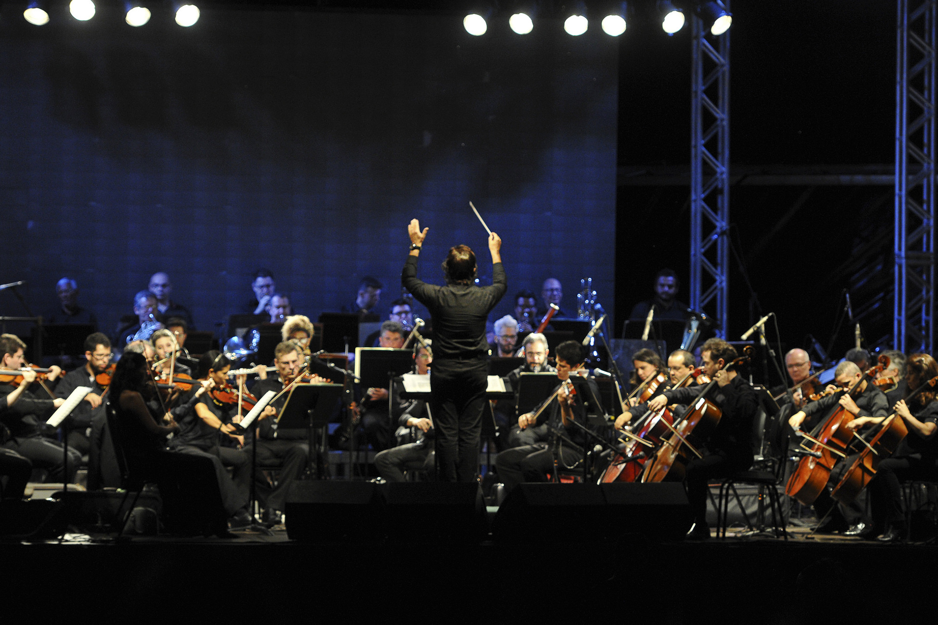A Orquestra Sinfônica do Teatro Nacional Claudio Santoro homenageia Águas Claras em concerto para os moradores