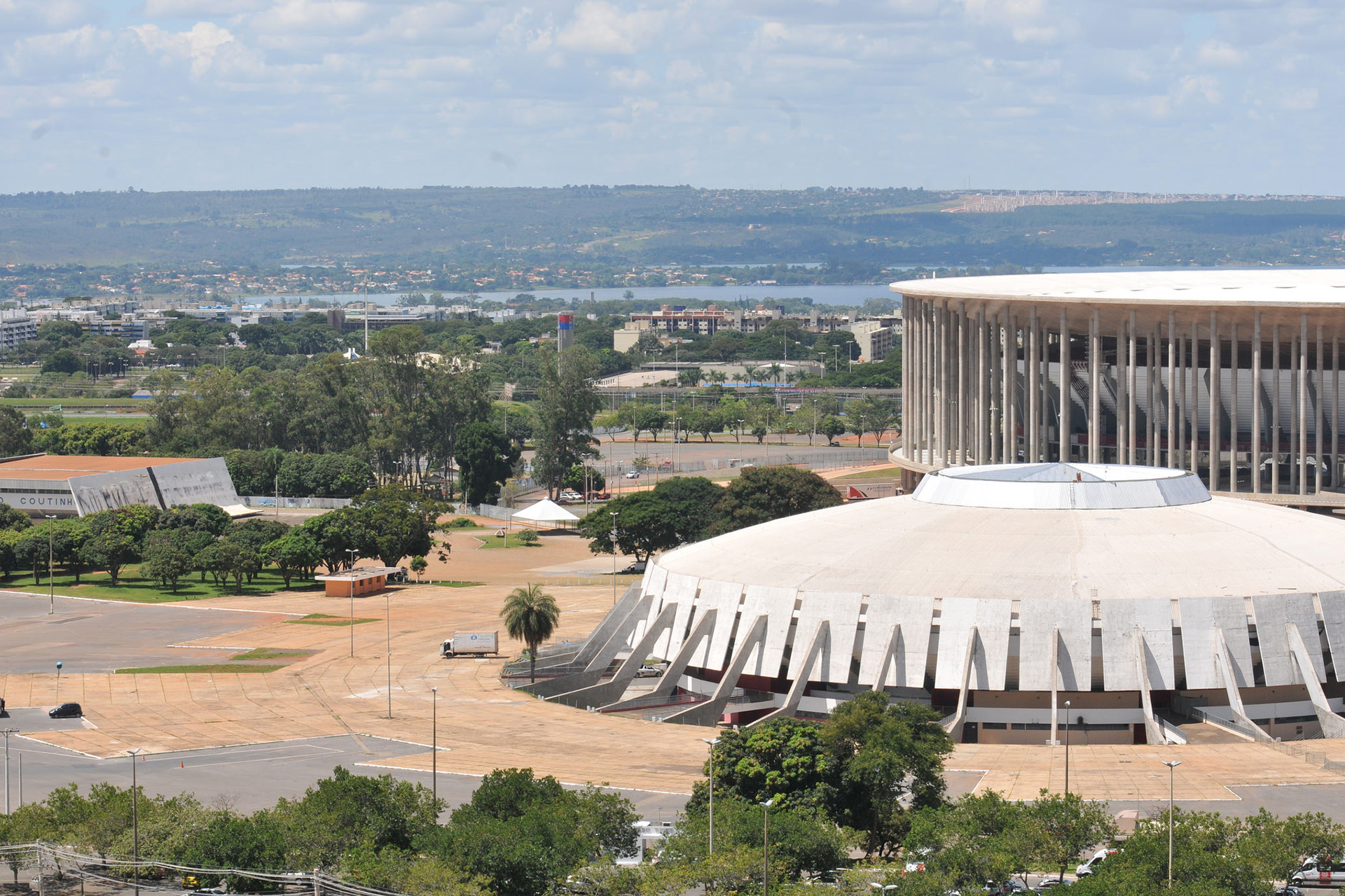 O ArenaPlex, composto pelo Estádio Mané Garrincha, o Ginásio Nilson Nelson, e o Complexo Aquático Cláudio Coutinho.