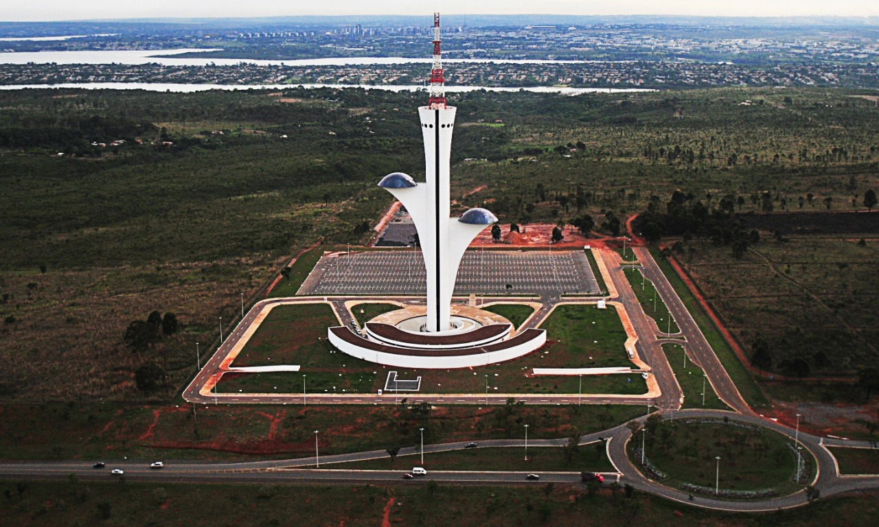 Torre de TV Digital poderá receber nome de Oscar Niemeyer ...