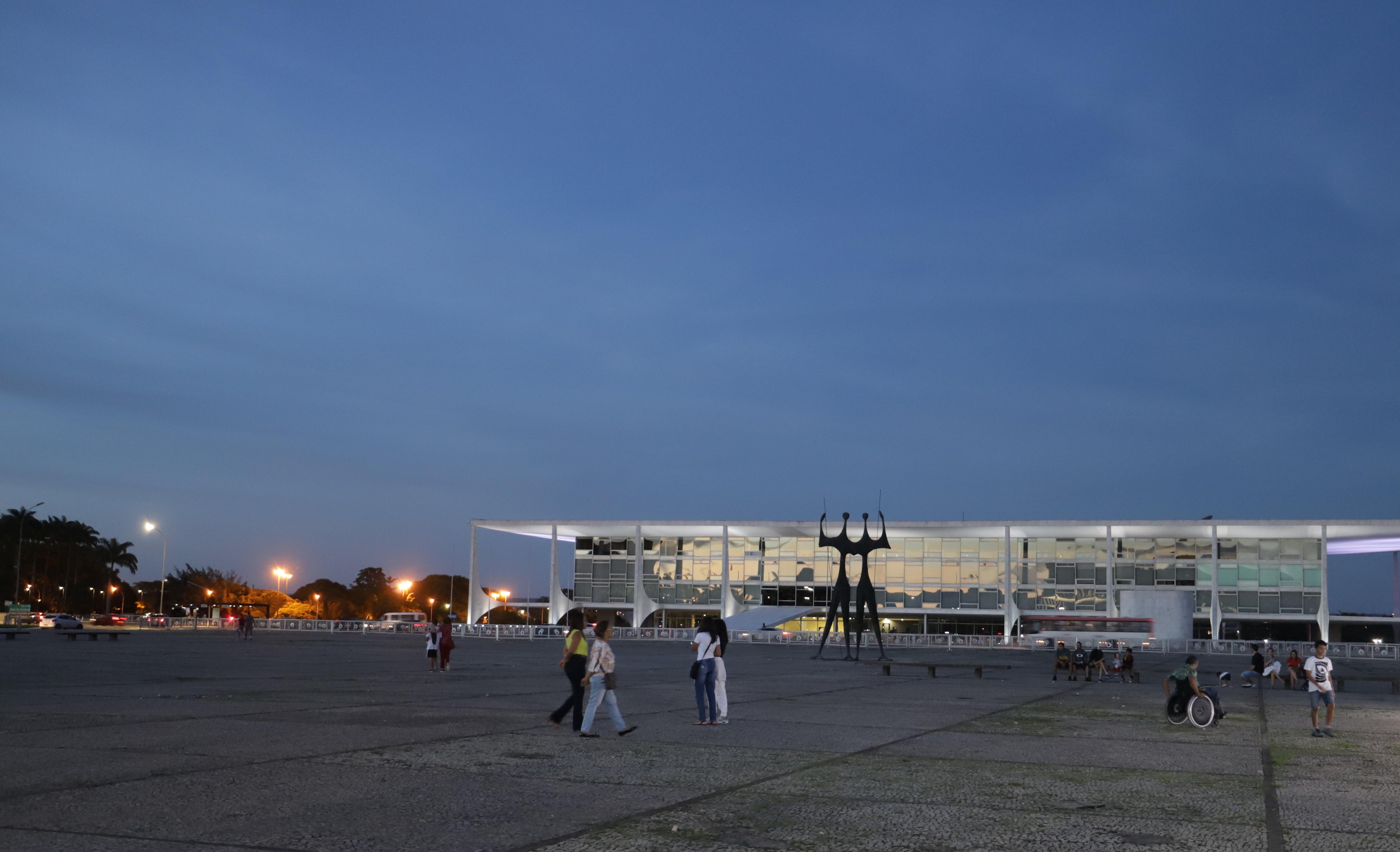 Brasília DF - Praça dos Três Poderes - Foto Luís Tajes/Setur-DF