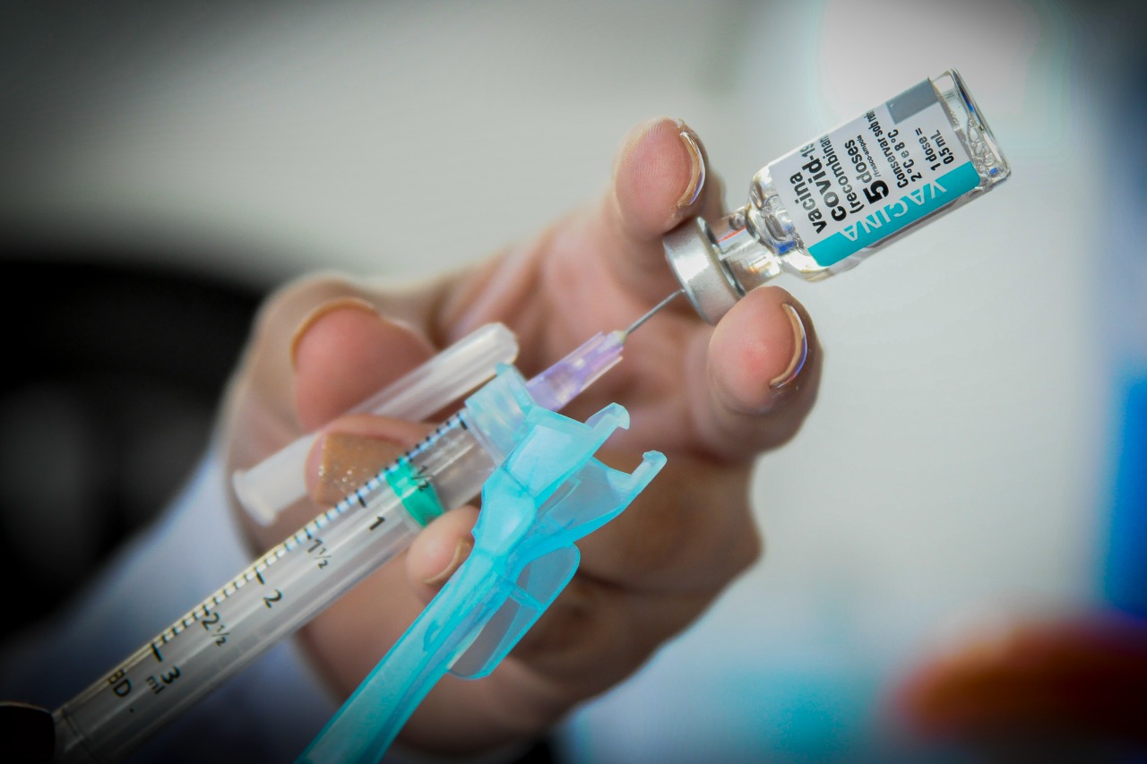 Vacinação contra covid-19 é ampliada para pessoas com 50, 51 e 52 anos |  Agência Brasília