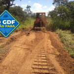 O Núcleo Rural Boa Esperança recebeu o patrolamento da estrada vicinal, fechamento de buracos e a criação de canaletas para desvio da água | Foto: Divulgação/GDF Presente