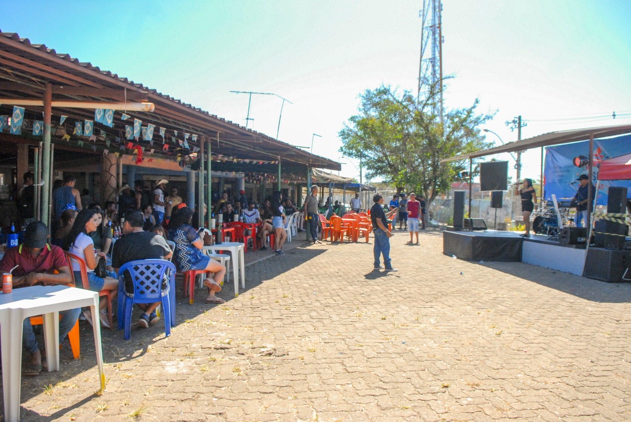 O palco montado na área central da Feira de São Sebastião levou boa música ao público, atraindo ainda mais visitantes ao local | Fotos: Geovana Albuquerque / Agência Brasília