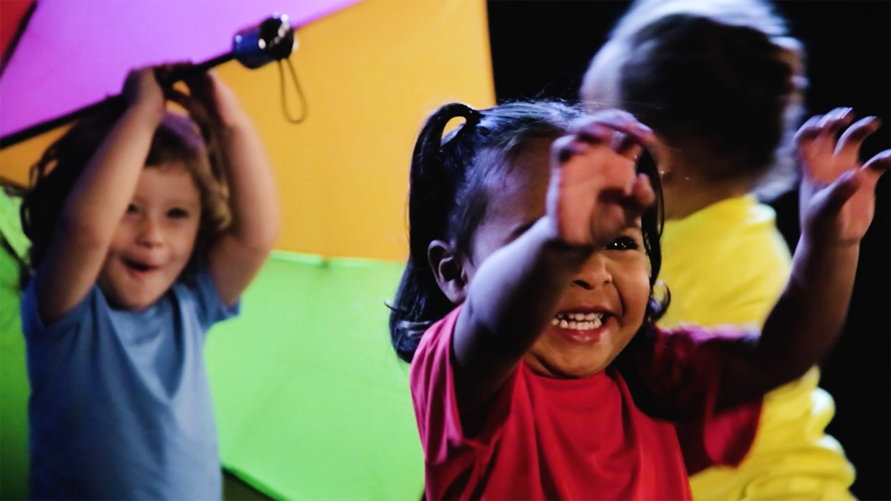 Embora sejam destinados a crianças de até 5 anos, espetáculos contemplam públicos de todas as idades | Foto: Divulgação/BebeLume