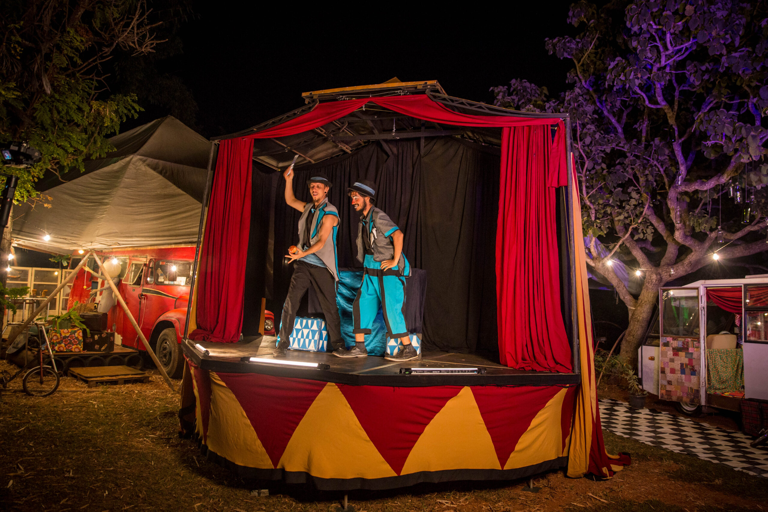 Espetáculos musicais, com gags e números circenses, farão a alegria do público infantil e adulto | Foto: Caco Marques/Divulgação