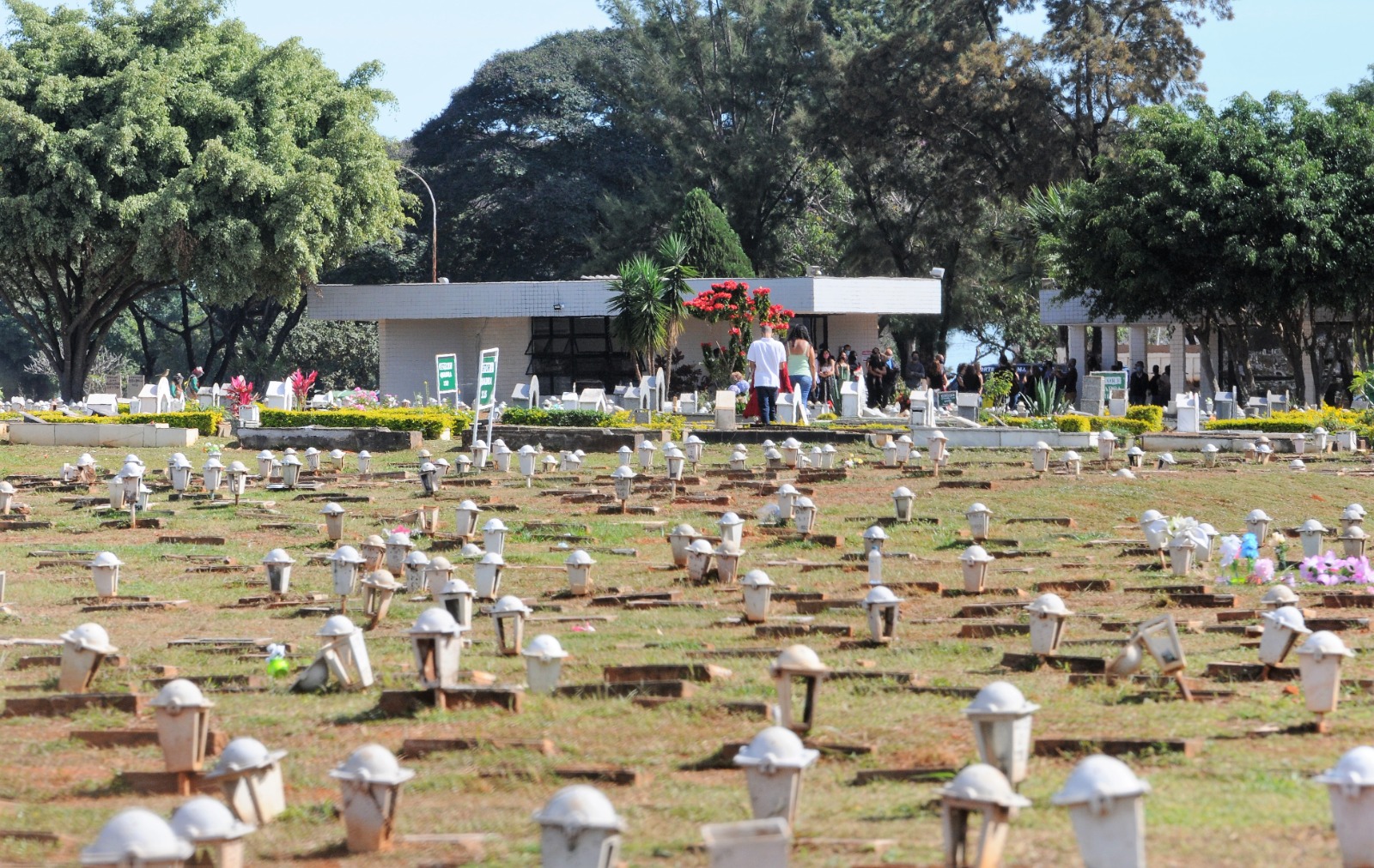 Divulgadas novas tarifas dos serviços de cemitério no DF