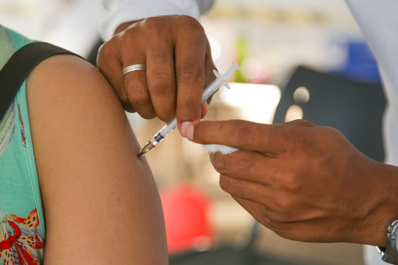 GDF Saúde garante desconto para servidores na vacina contra a dengue