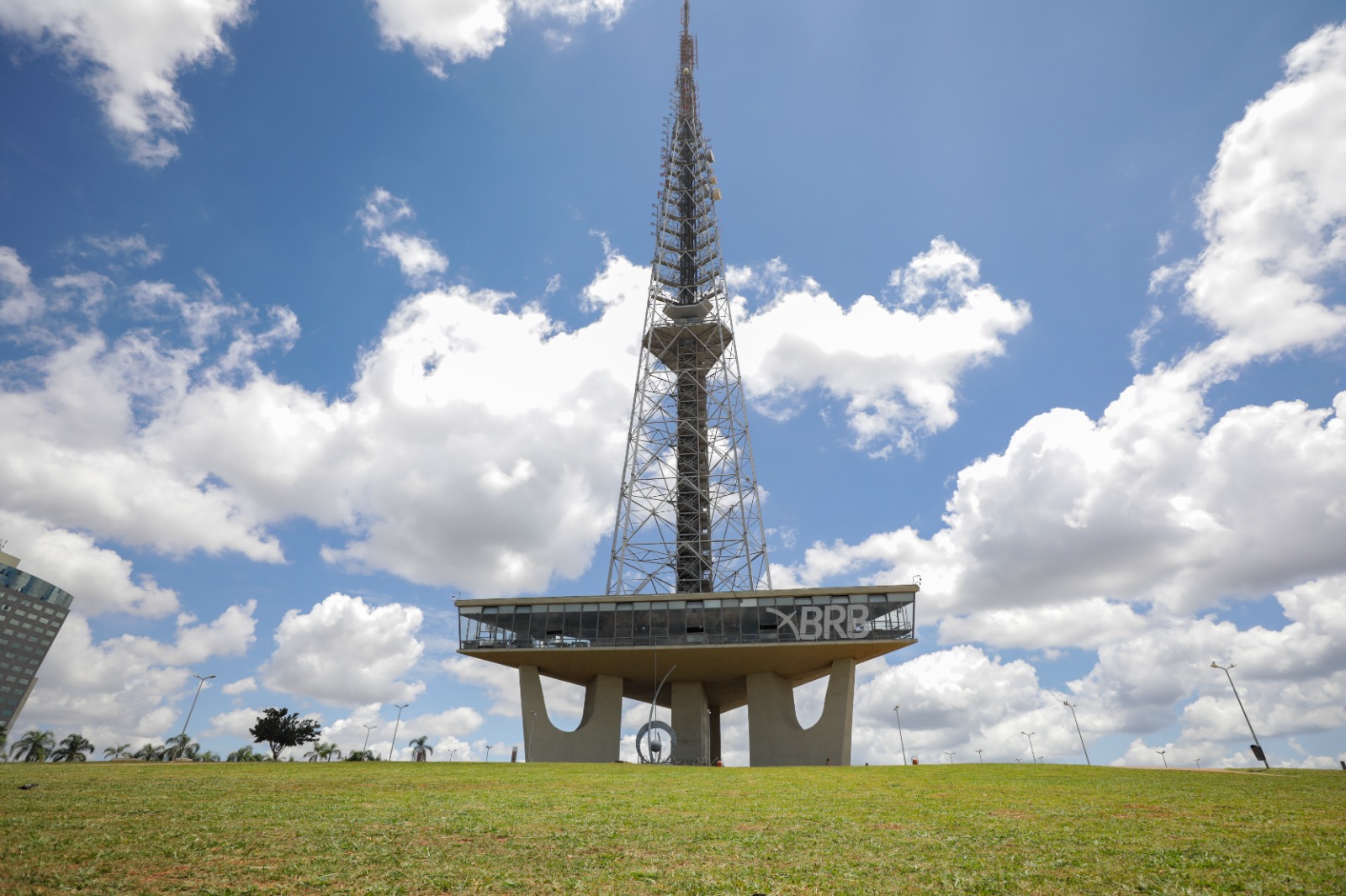 Ícone da paisagem brasiliense, Torre de TV completa 57 anos