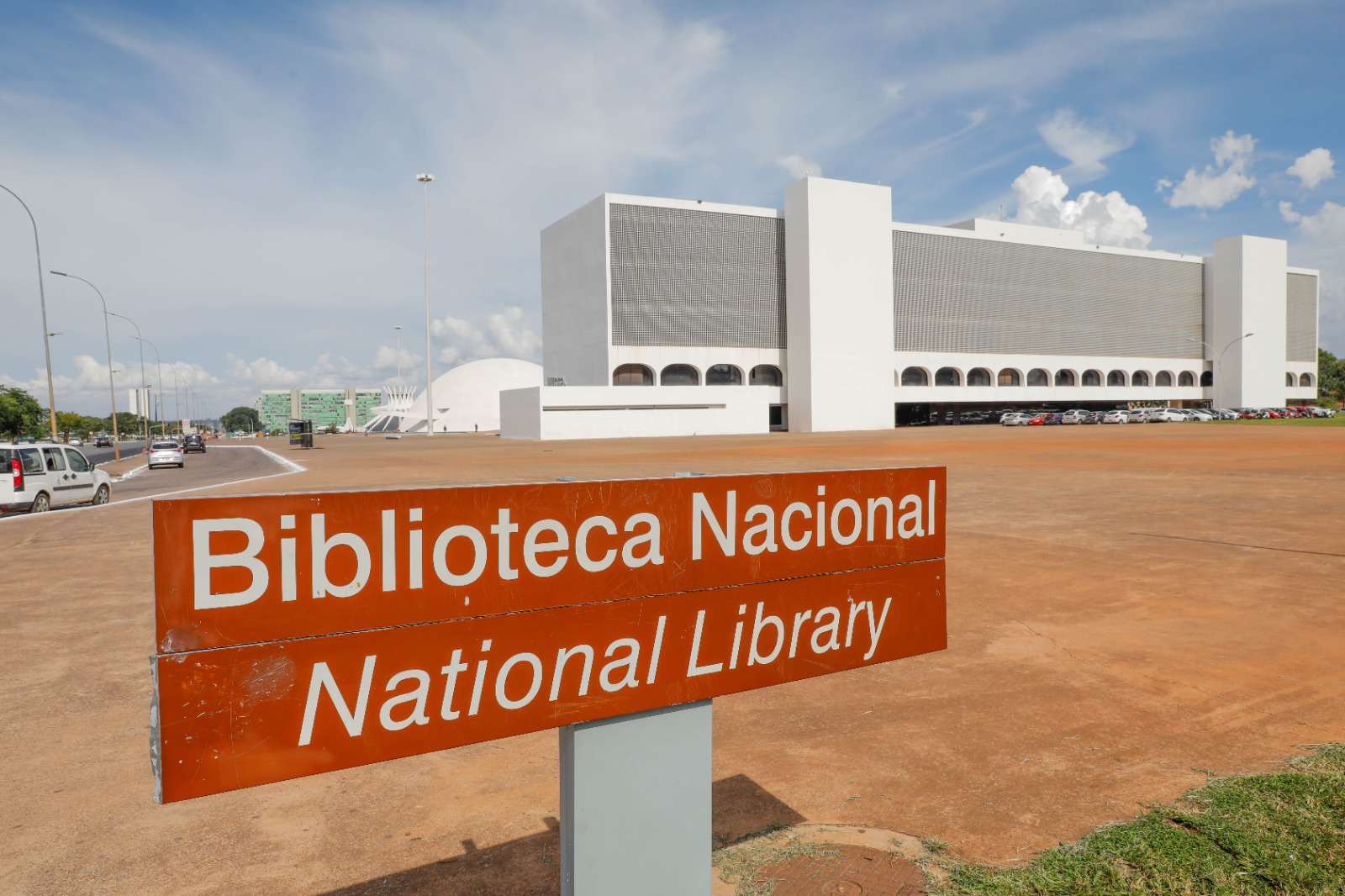 Mais de 40% dos visitantes da Biblioteca Nacional de Brasília são turistas